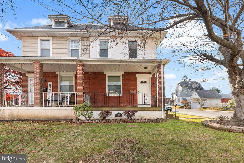 Photo of 130 N Diamond St, CLIFTON HEIGHTS, PA 19018 (MLS # PADE2103970)