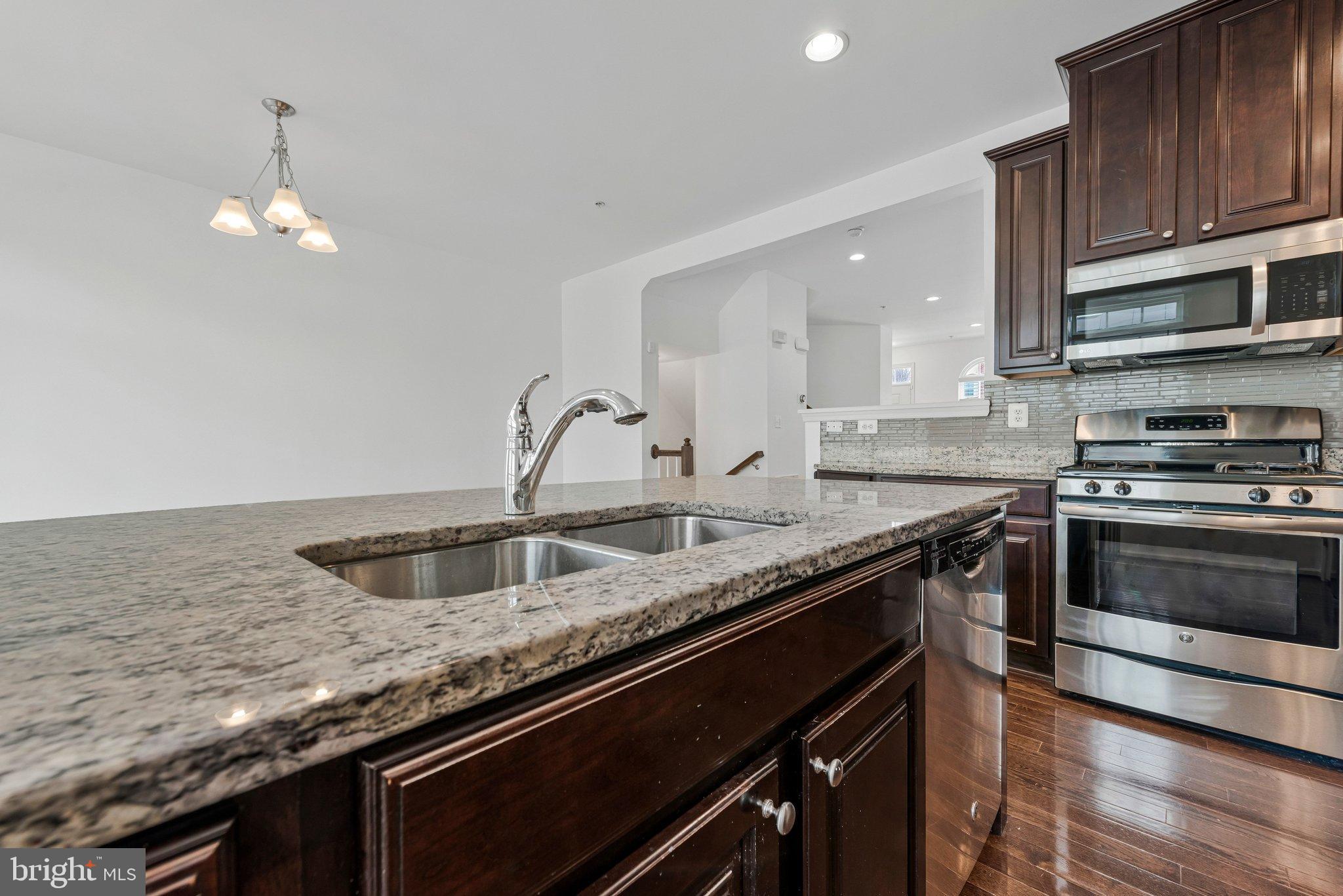 ADDISON ROAD SOUTH - Residential