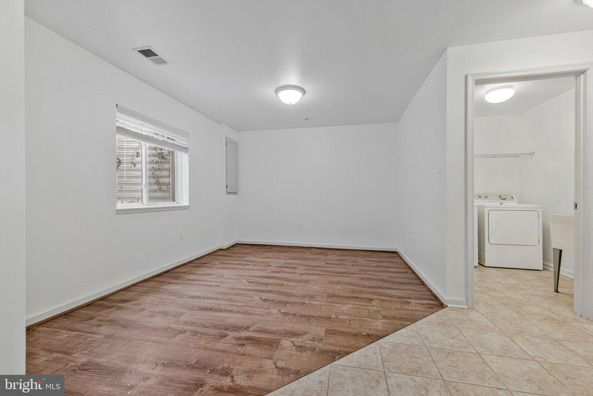 ADDISON ROAD SOUTH - Residential