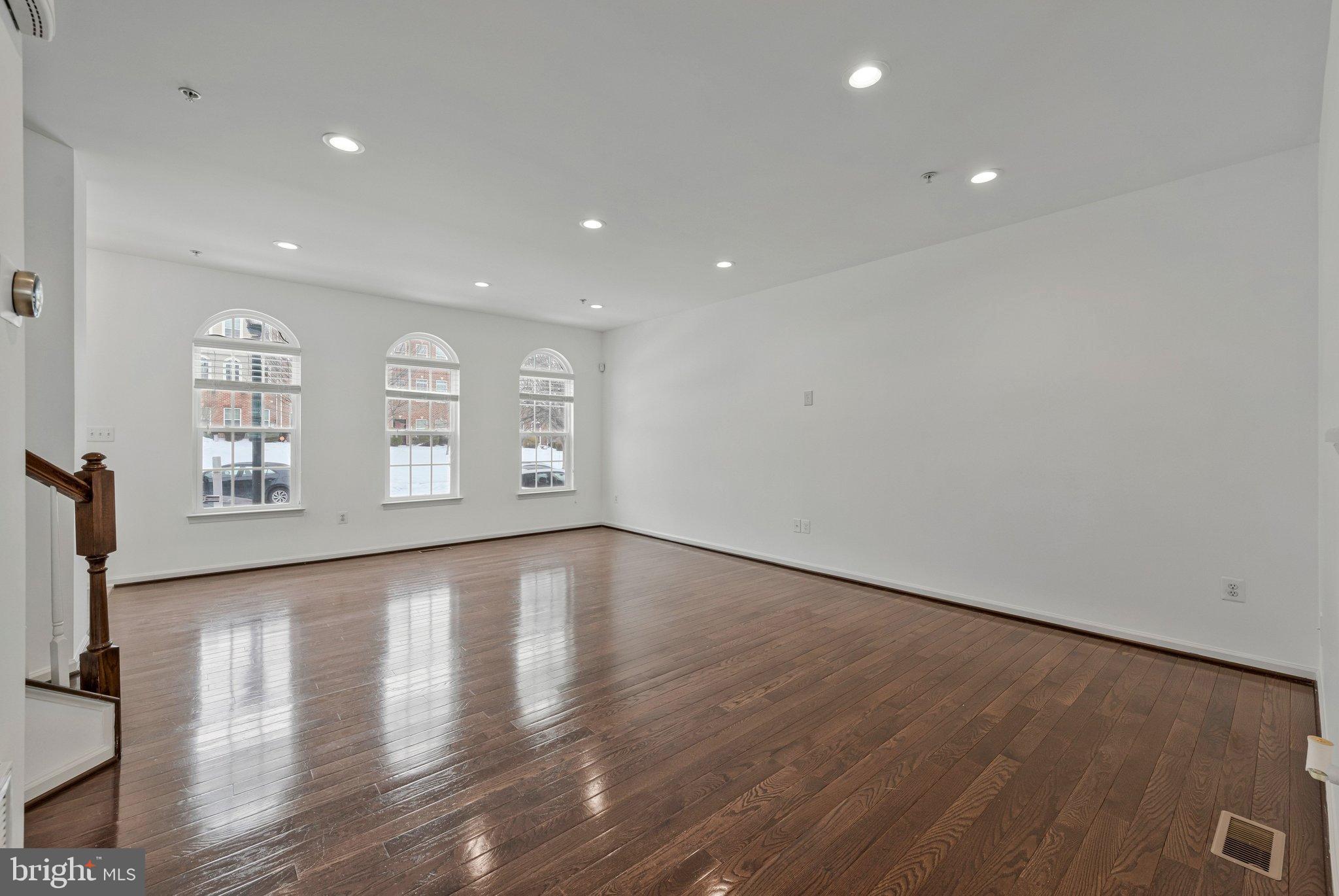 ADDISON ROAD SOUTH - Residential