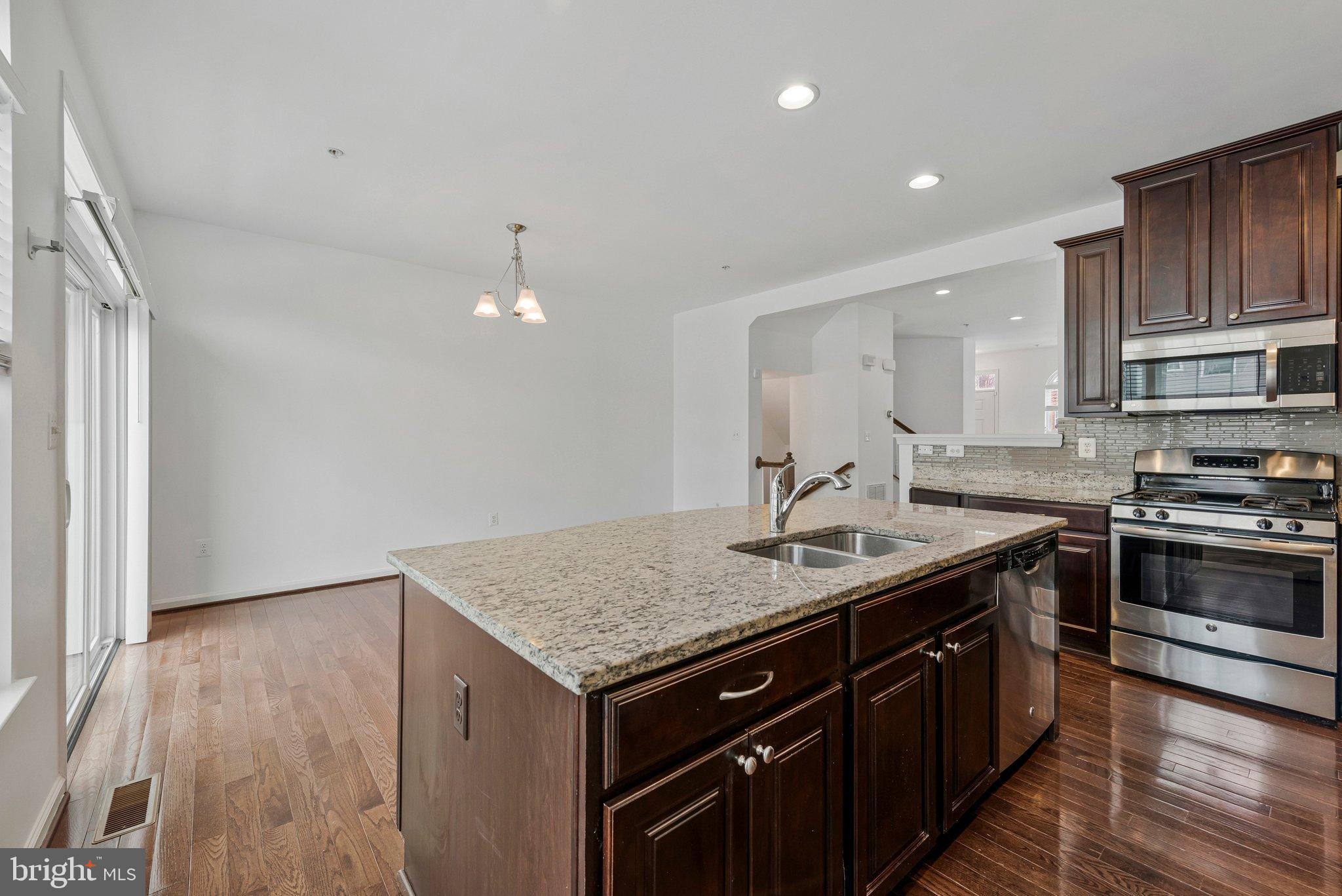 ADDISON ROAD SOUTH - Residential