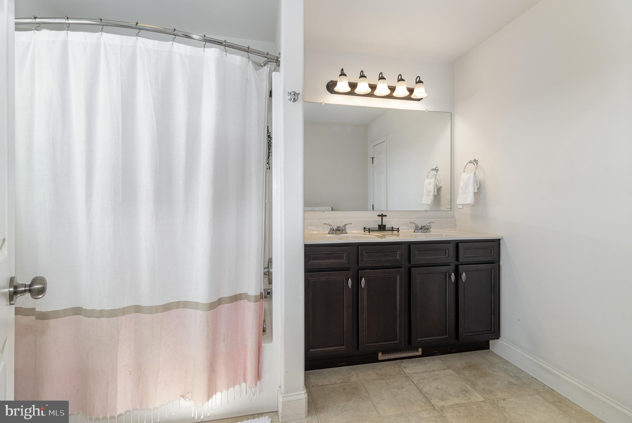 ORCHARD GLEN - Residential