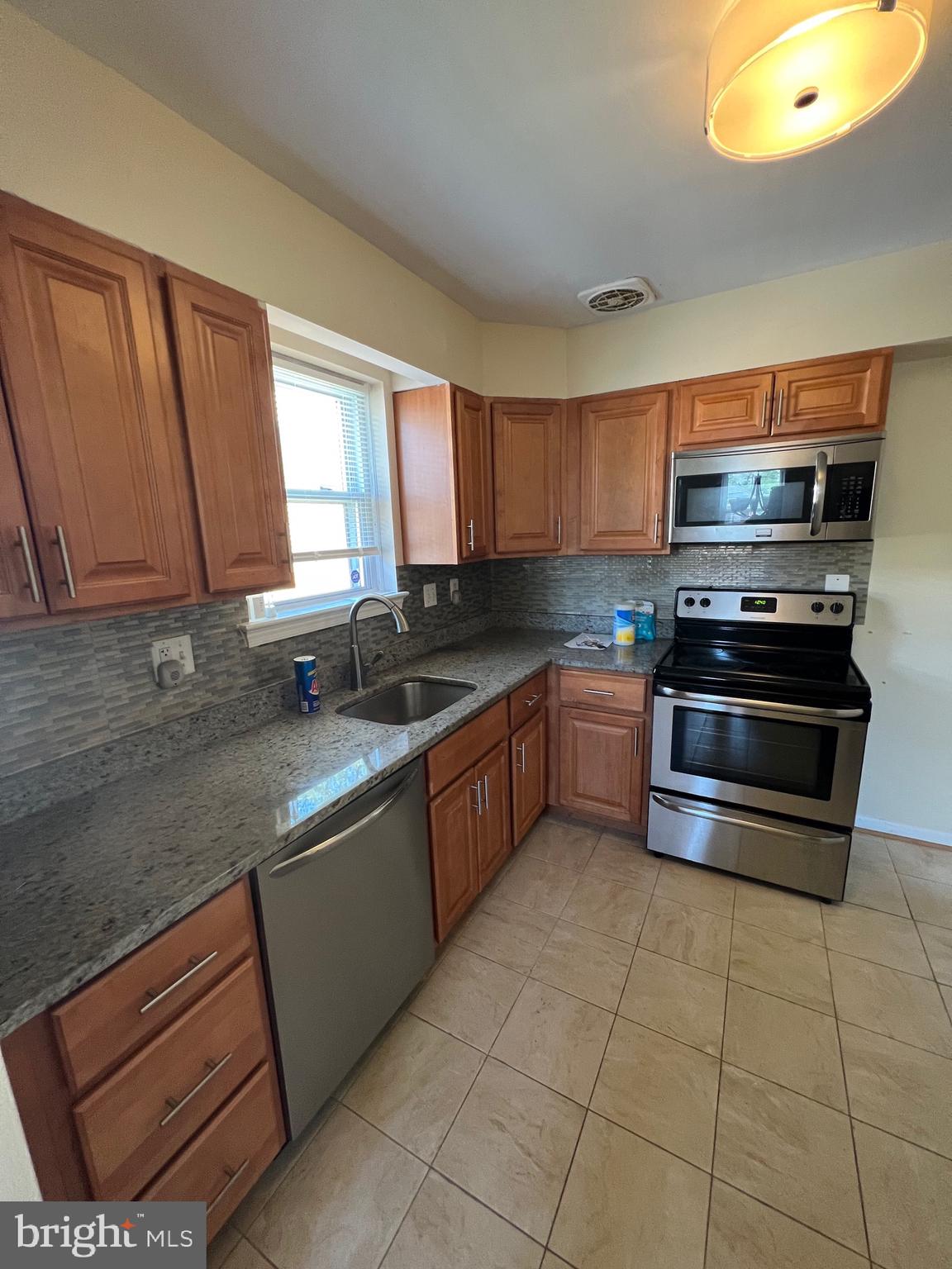 BRADBURY HEIGHTS - Residential Lease