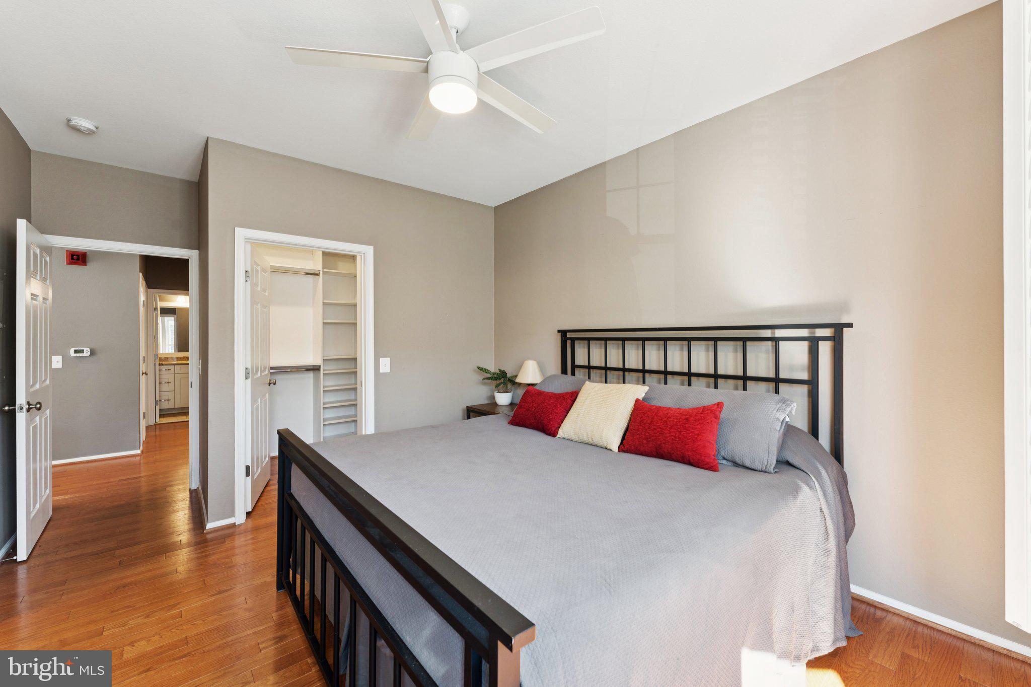 GATES OF MCLEAN - Residential