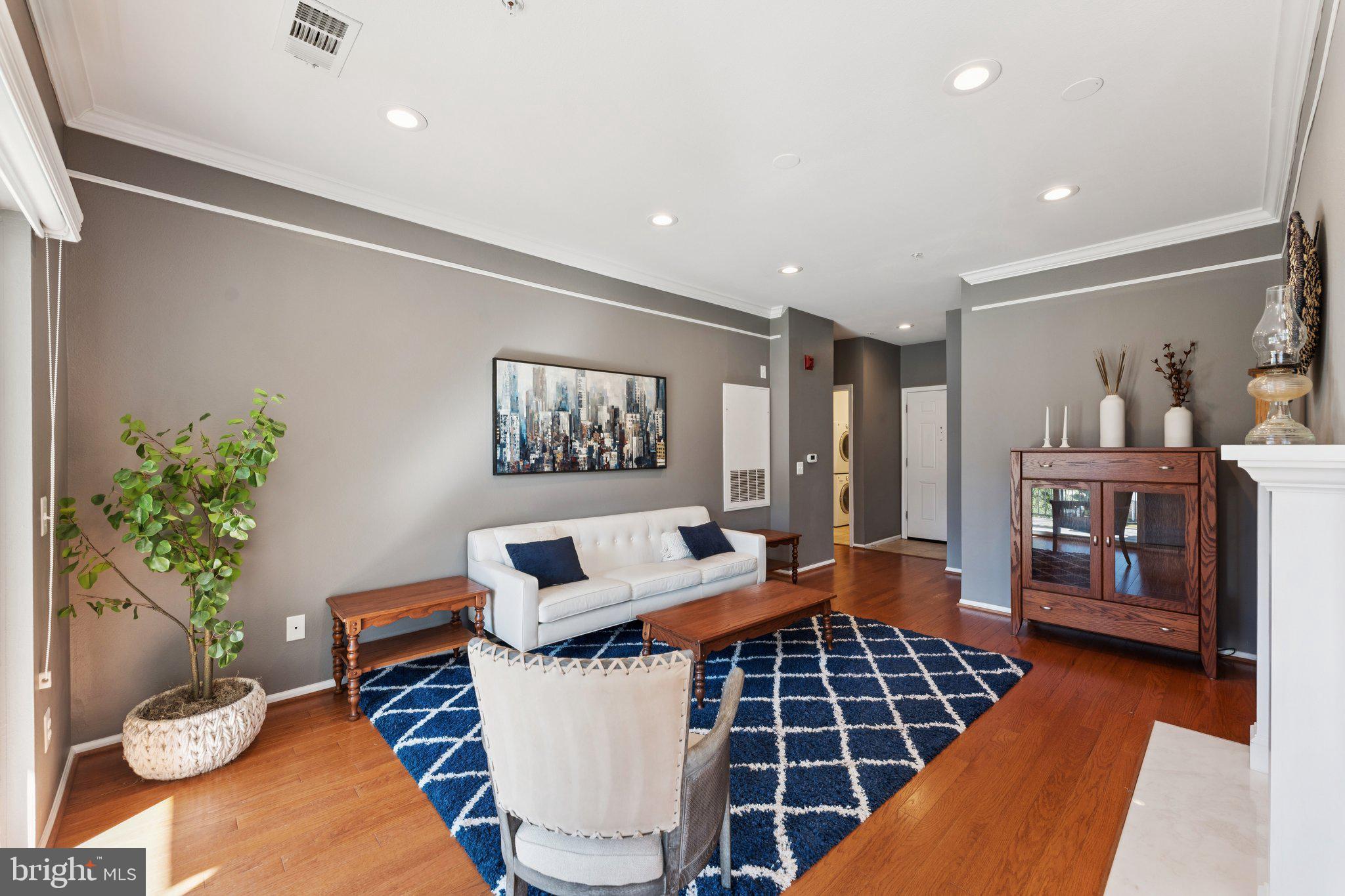 1600 SPRING GATE DRIVE 2315