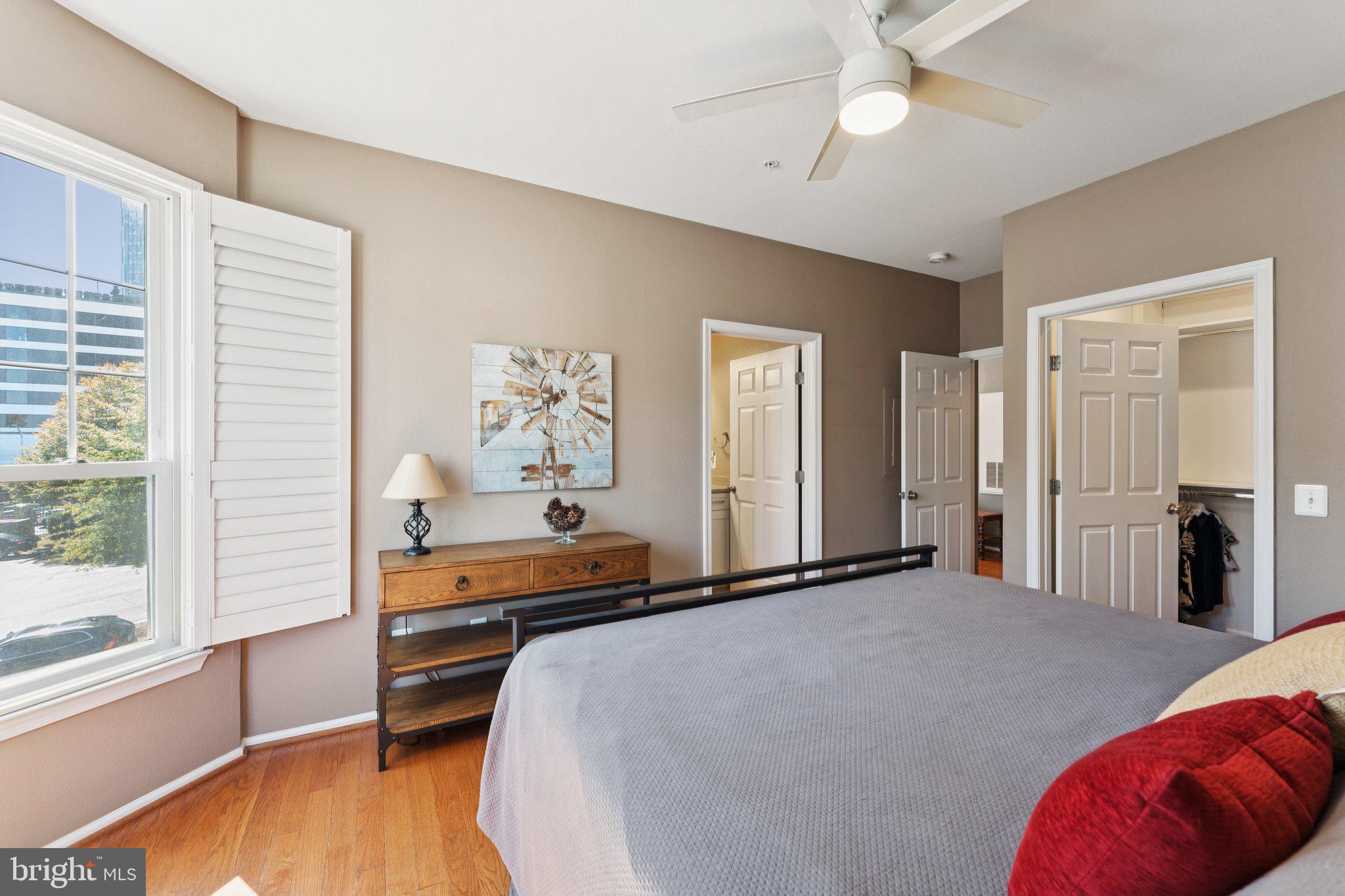 GATES OF MCLEAN - Residential