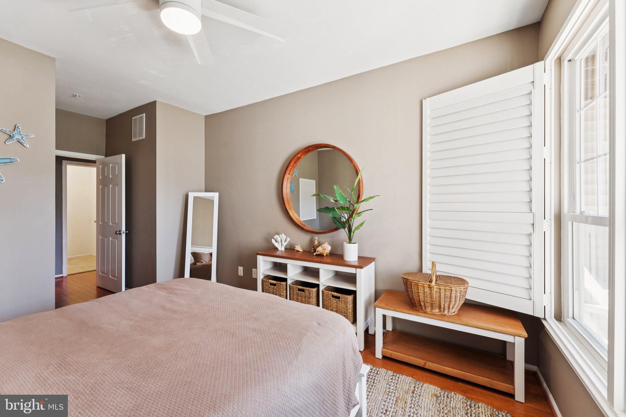 GATES OF MCLEAN - Residential