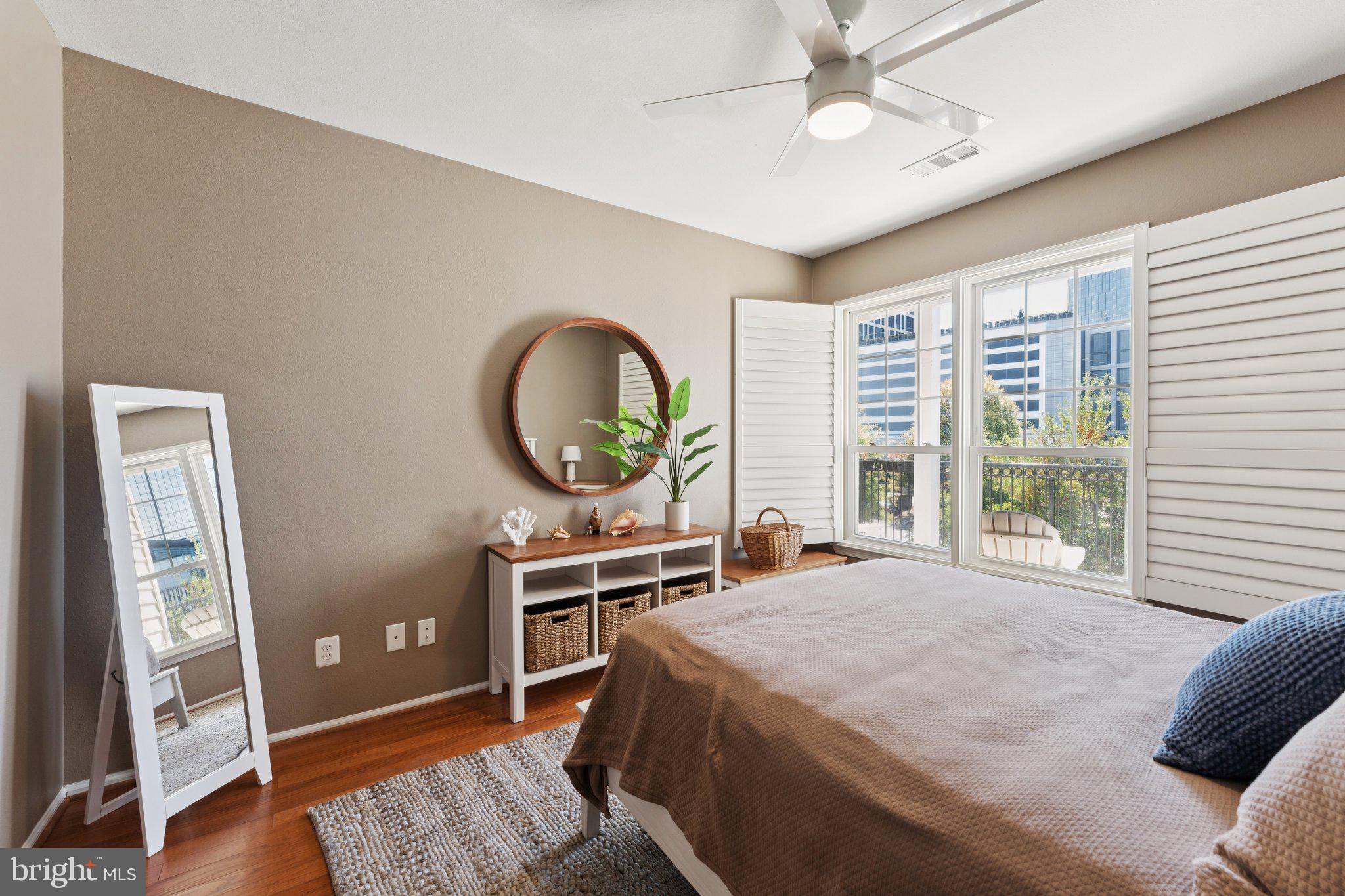 GATES OF MCLEAN - Residential