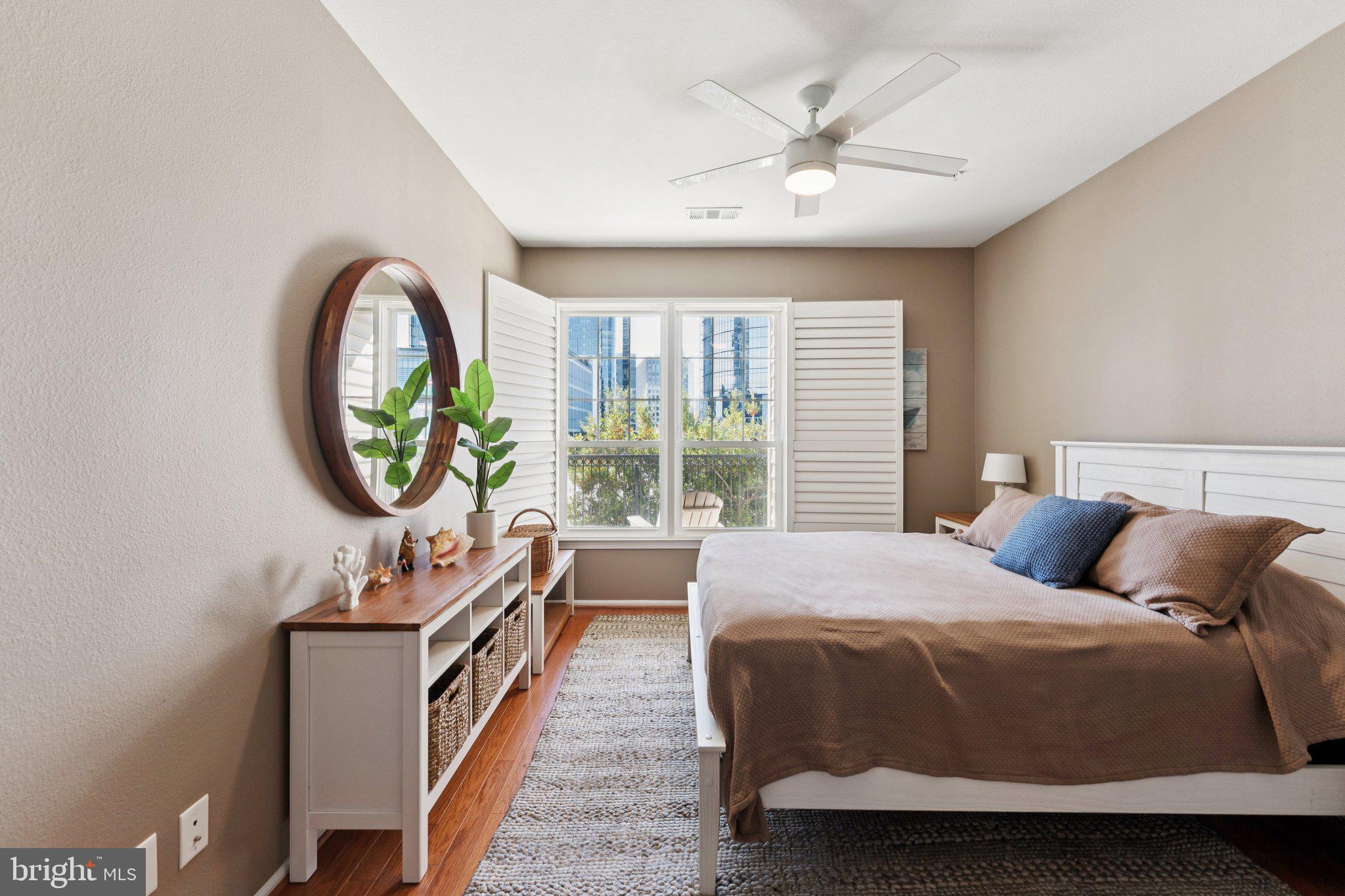 GATES OF MCLEAN - Residential