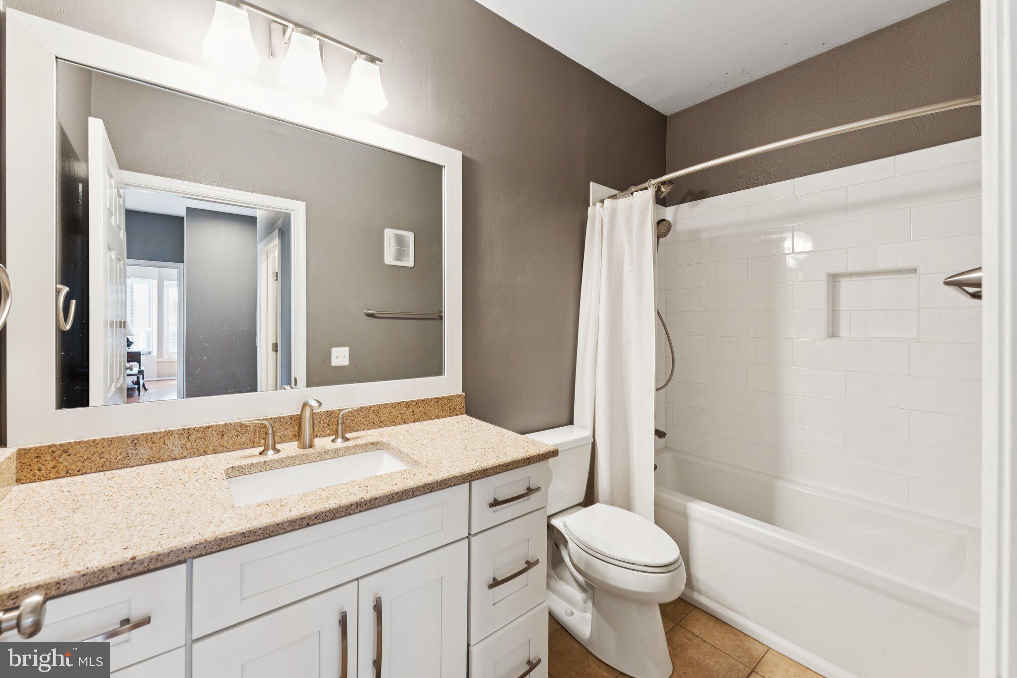 GATES OF MCLEAN - Residential