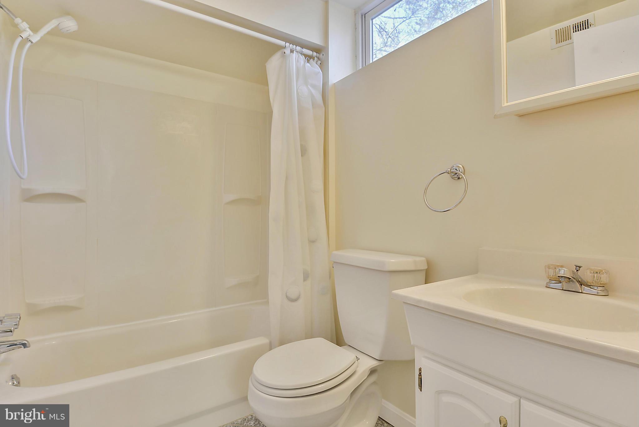 SIXTEENTH ST VILLAGE - Residential