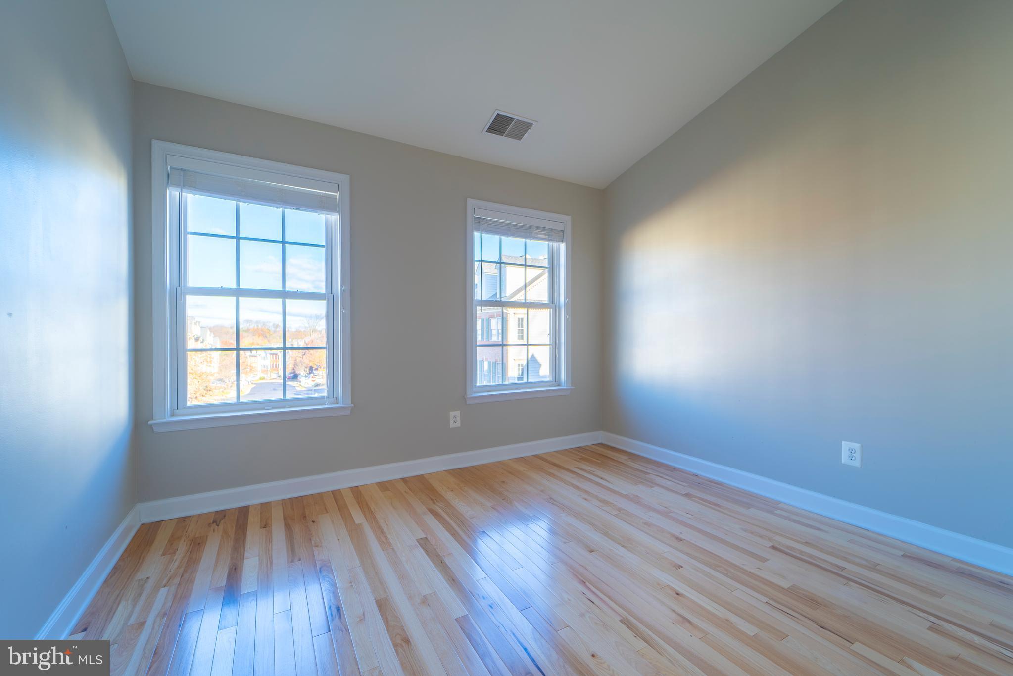 GUNSTON HILL - Residential