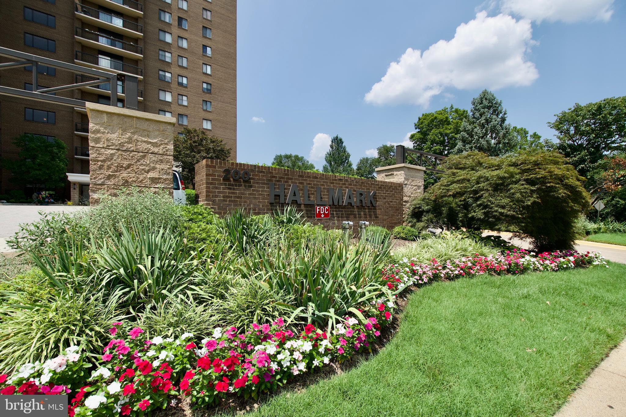 PRICE REDUCED!!!!
MOTIVATED SELLER!!!
Welcome to the Hallmark, a beautifully maintained condo. This spacious 2 Bedroom 2 Baths has an open floor plan with wood flooring and lots of light. Located on the 15th floor, with a large balcony offering panoramic views of Alexandria. Modern kitchen with new appliances and in unit washer dryer. The Unit comes with 1 garage space. The Hallmark is a pet friendly building reflecting pride of ownership.
Condo Fees include Trash and Water. Amenities include secure building access, a pool, tennis court, fitness center and party room. Nearby Holmes Run and James Marx All Veterans Park provide walking or biking trails. Conveniently located near public transportation and major commuting routes. Metrobus stops outside the building . Easy access to supermarkets, restaurants, and a local farmers' market.