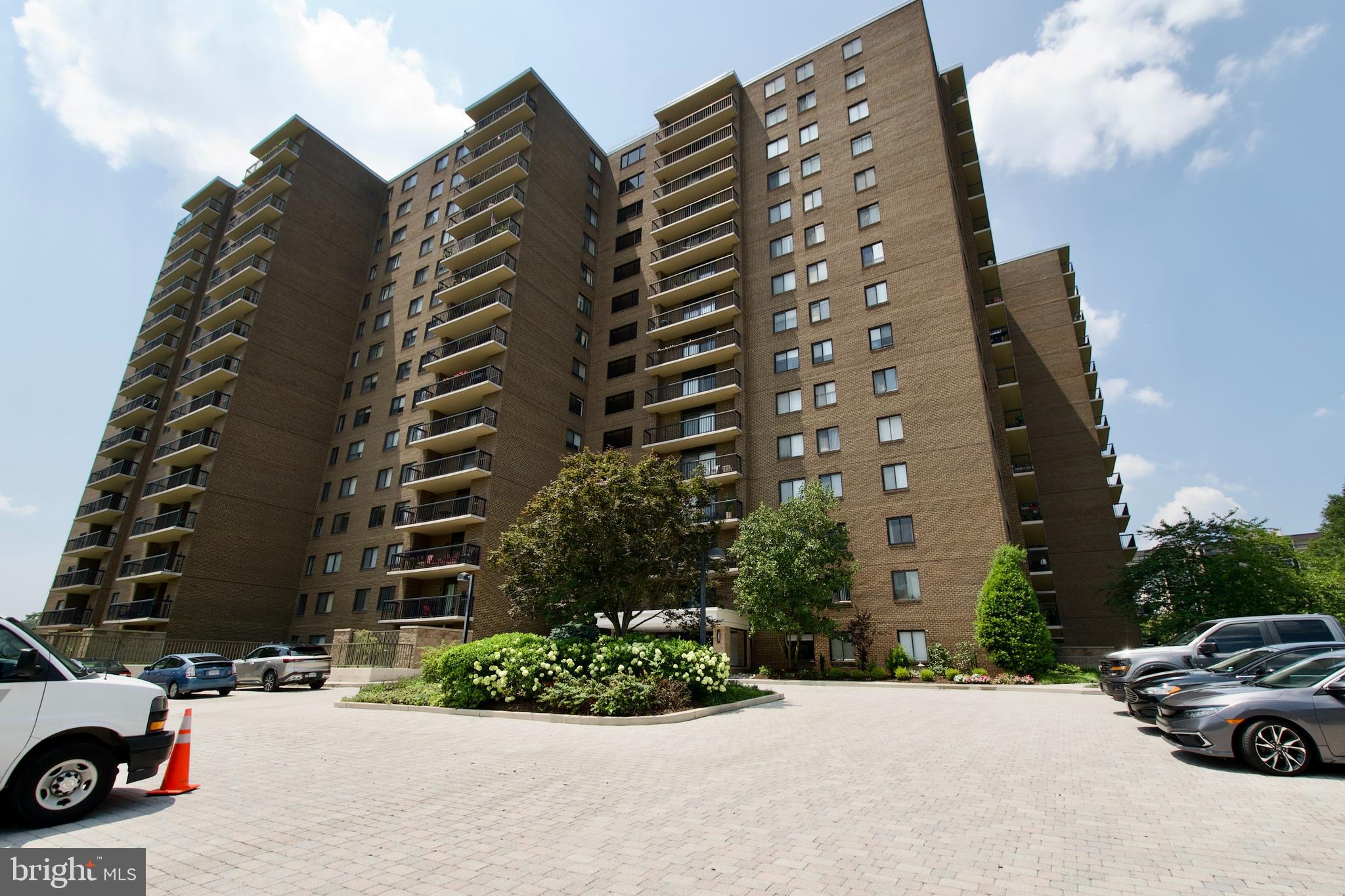 200 N PICKETT STREET N 1513