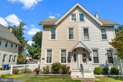 611 CINNAMINSON STREET RIVERTON NJ 08077