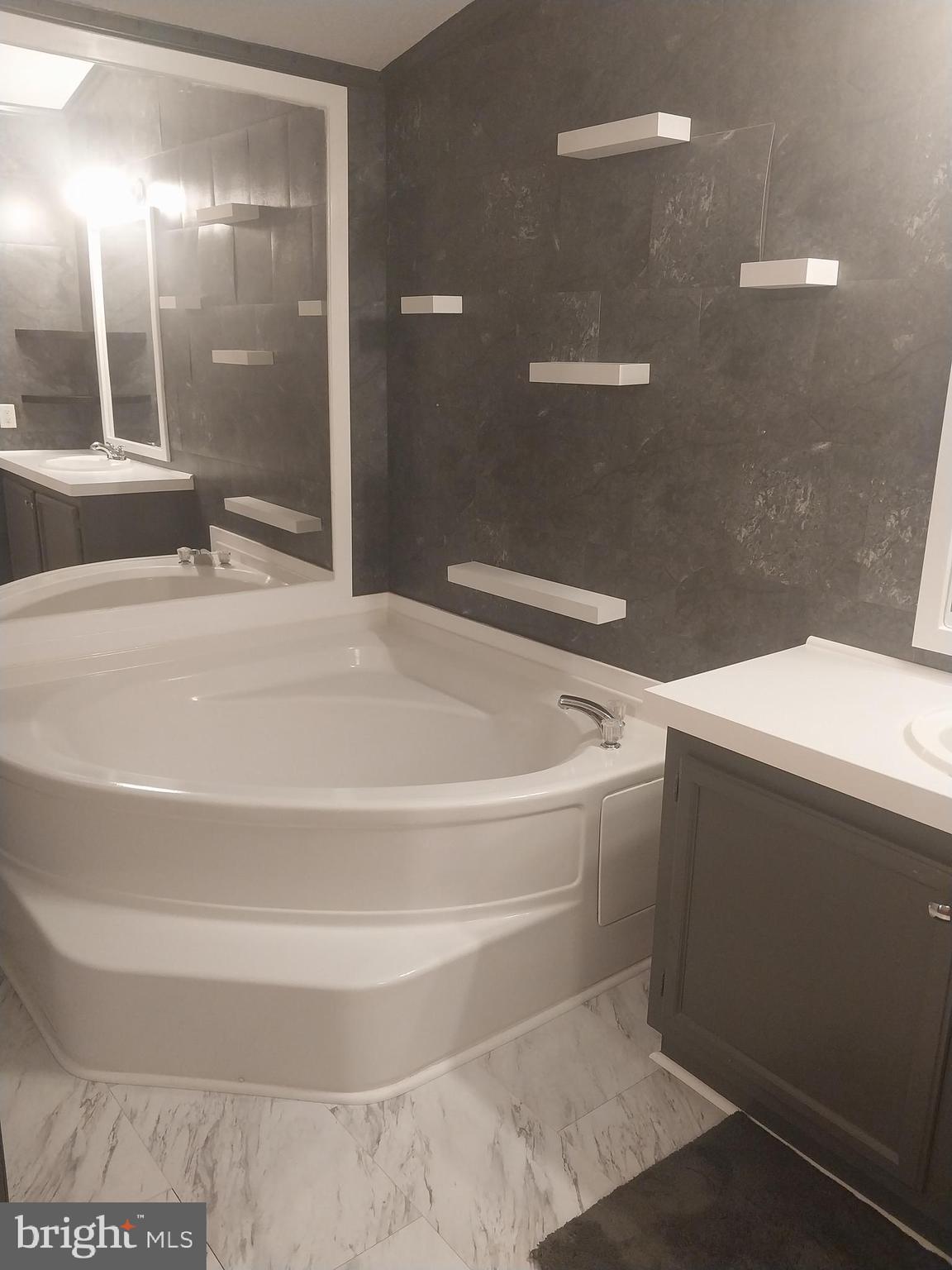 HARFORD MOBILE VILLAGE - Residential