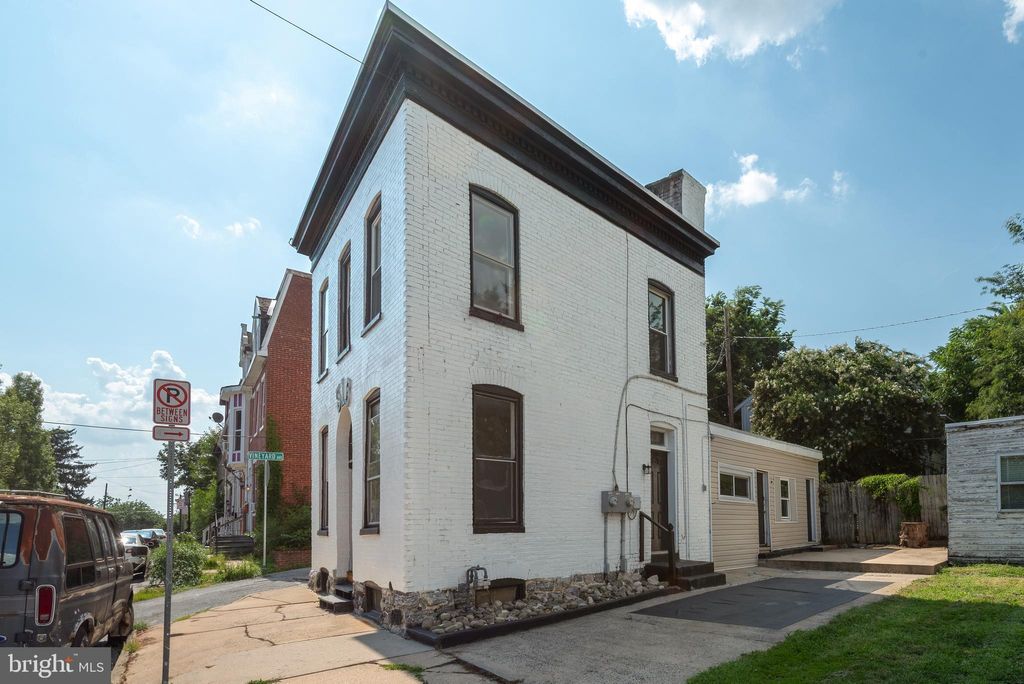 Photo of 315 W North Street, YORK, PA 17401 (MLS # PAYK2098926)