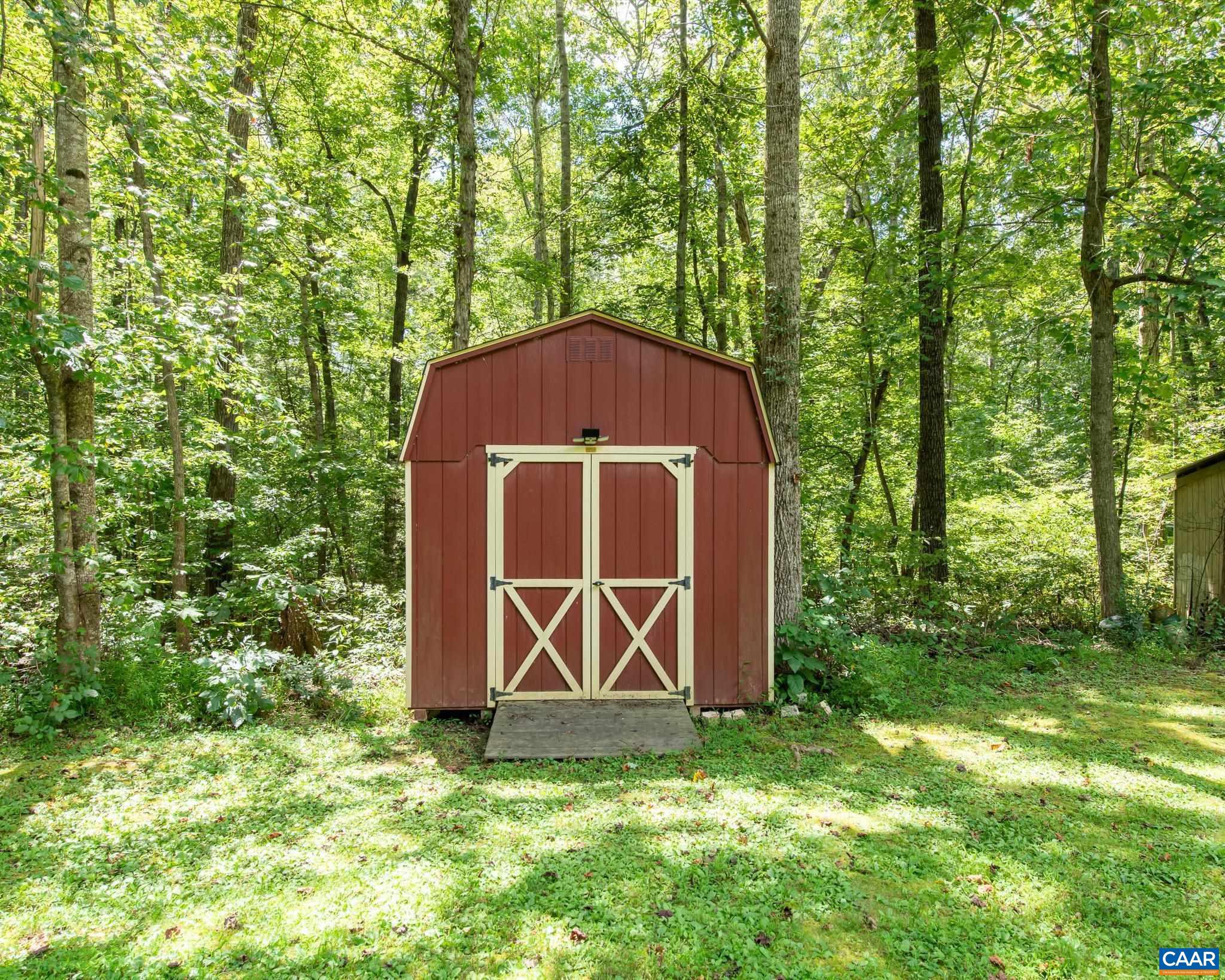 BLACK WALNUT RUN ESTATES - Residential