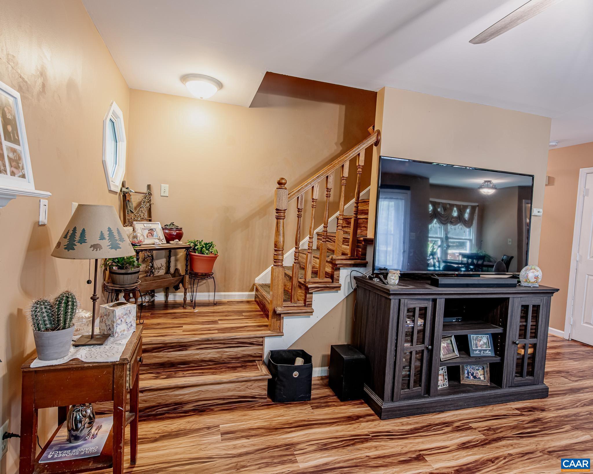 BLACK WALNUT RUN ESTATES - Residential