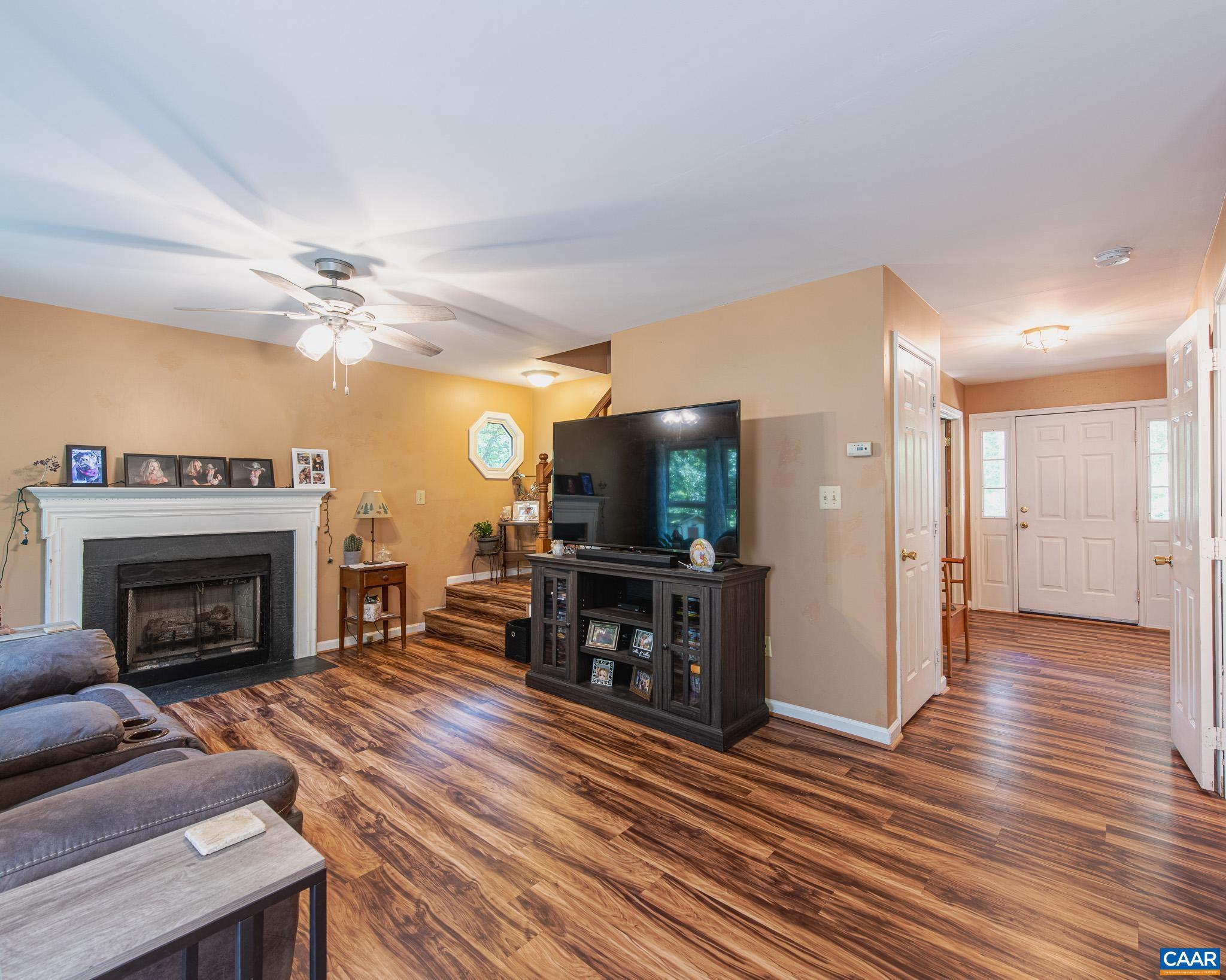 BLACK WALNUT RUN ESTATES - Residential