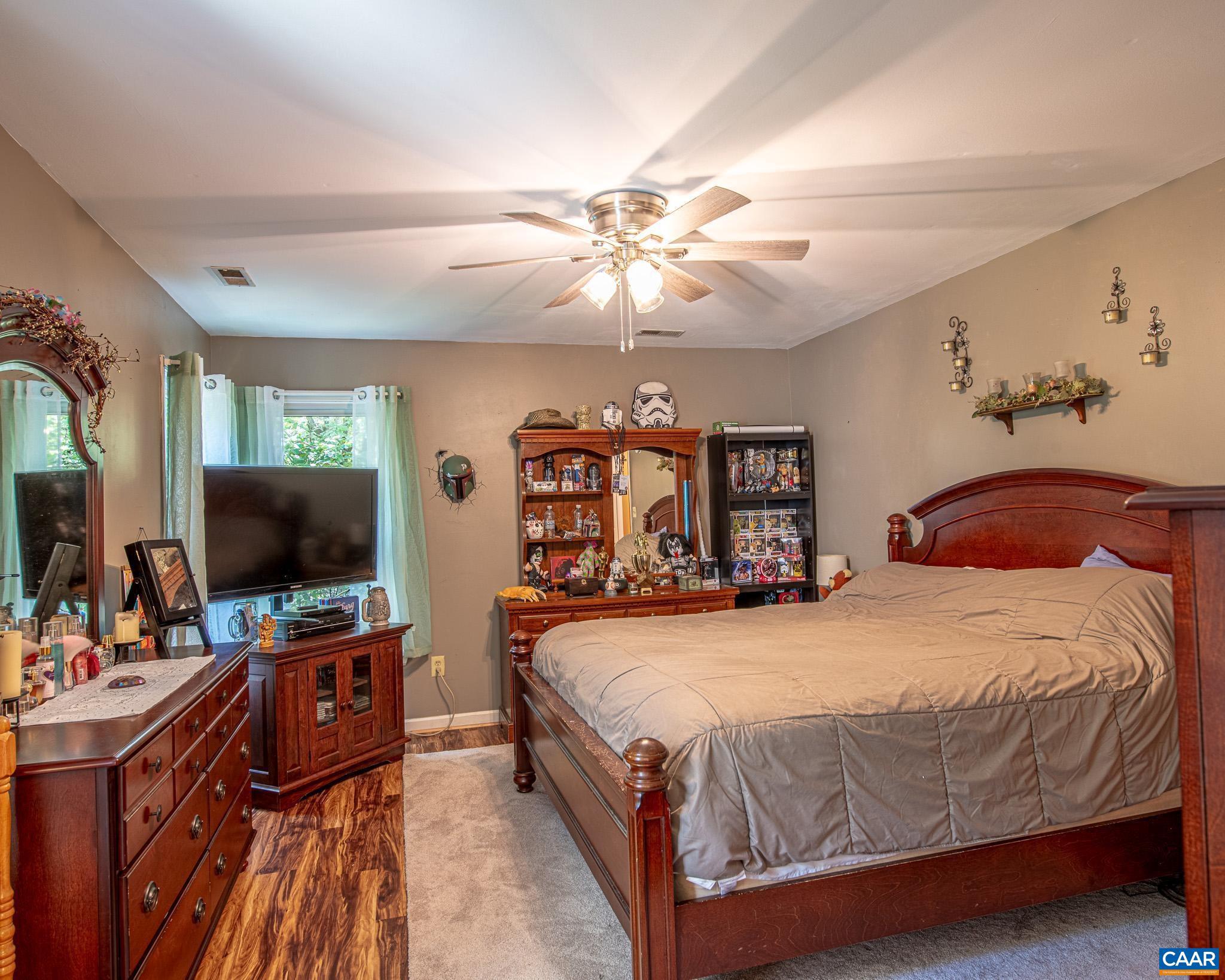 BLACK WALNUT RUN ESTATES - Residential