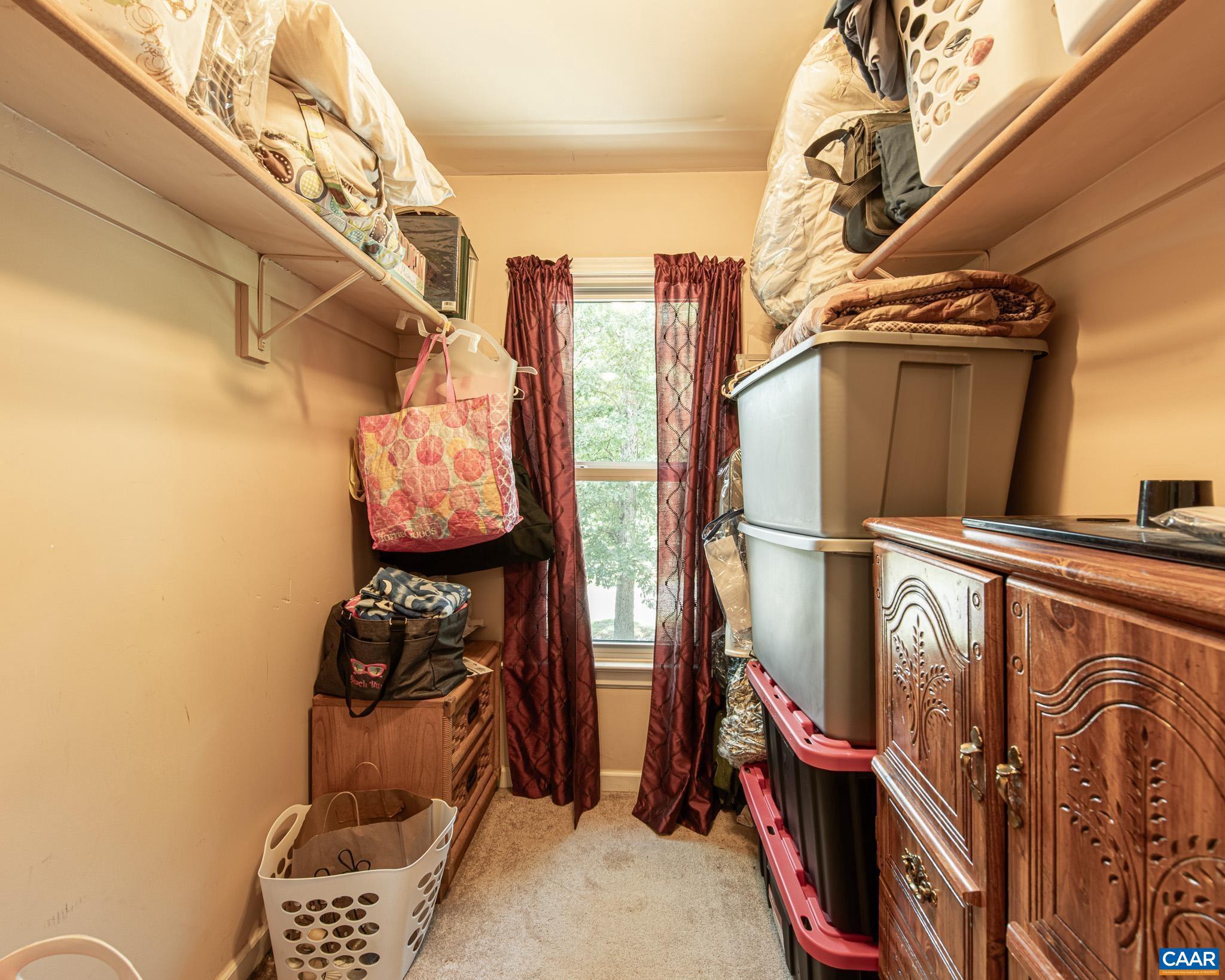 BLACK WALNUT RUN ESTATES - Residential