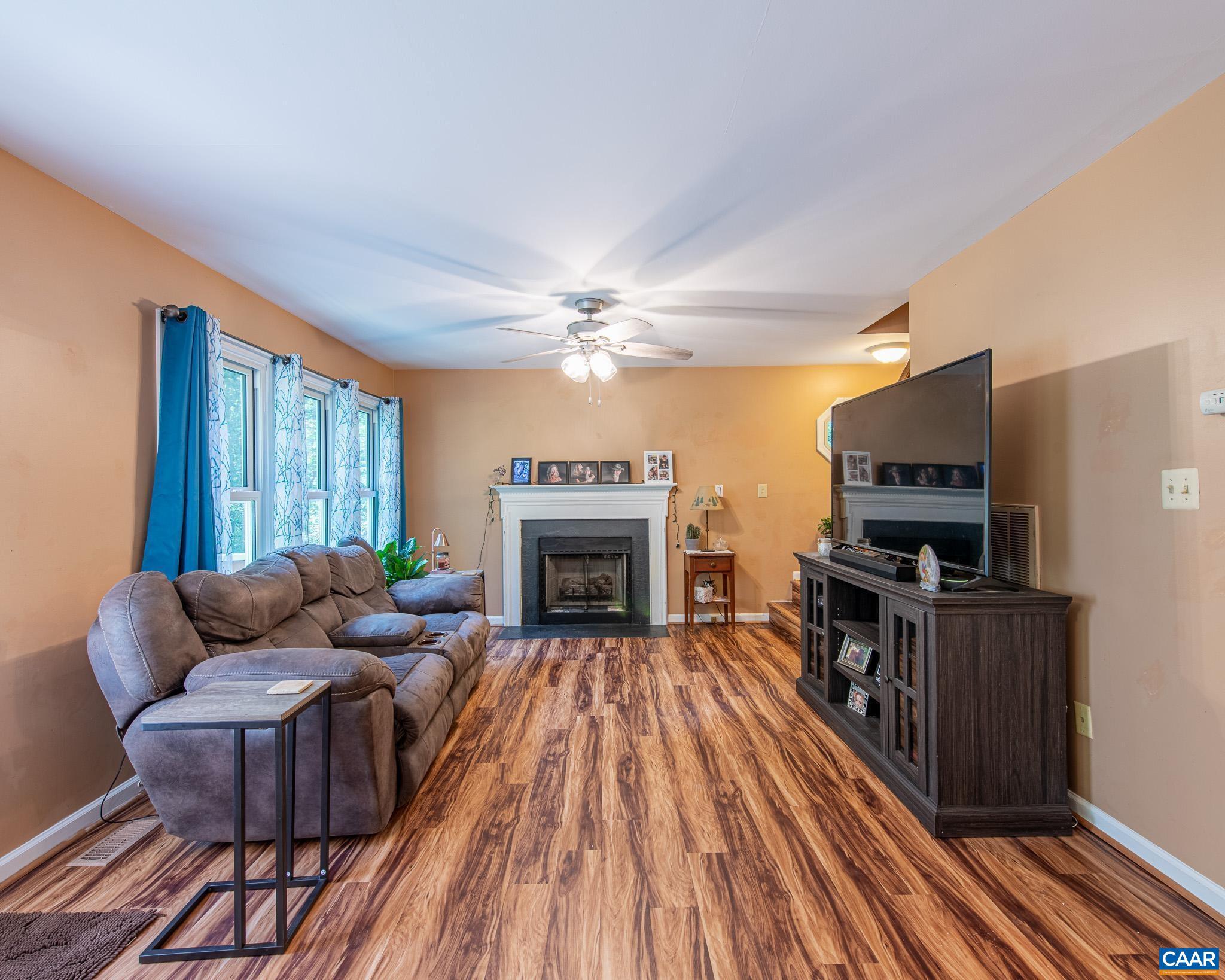 BLACK WALNUT RUN ESTATES - Residential