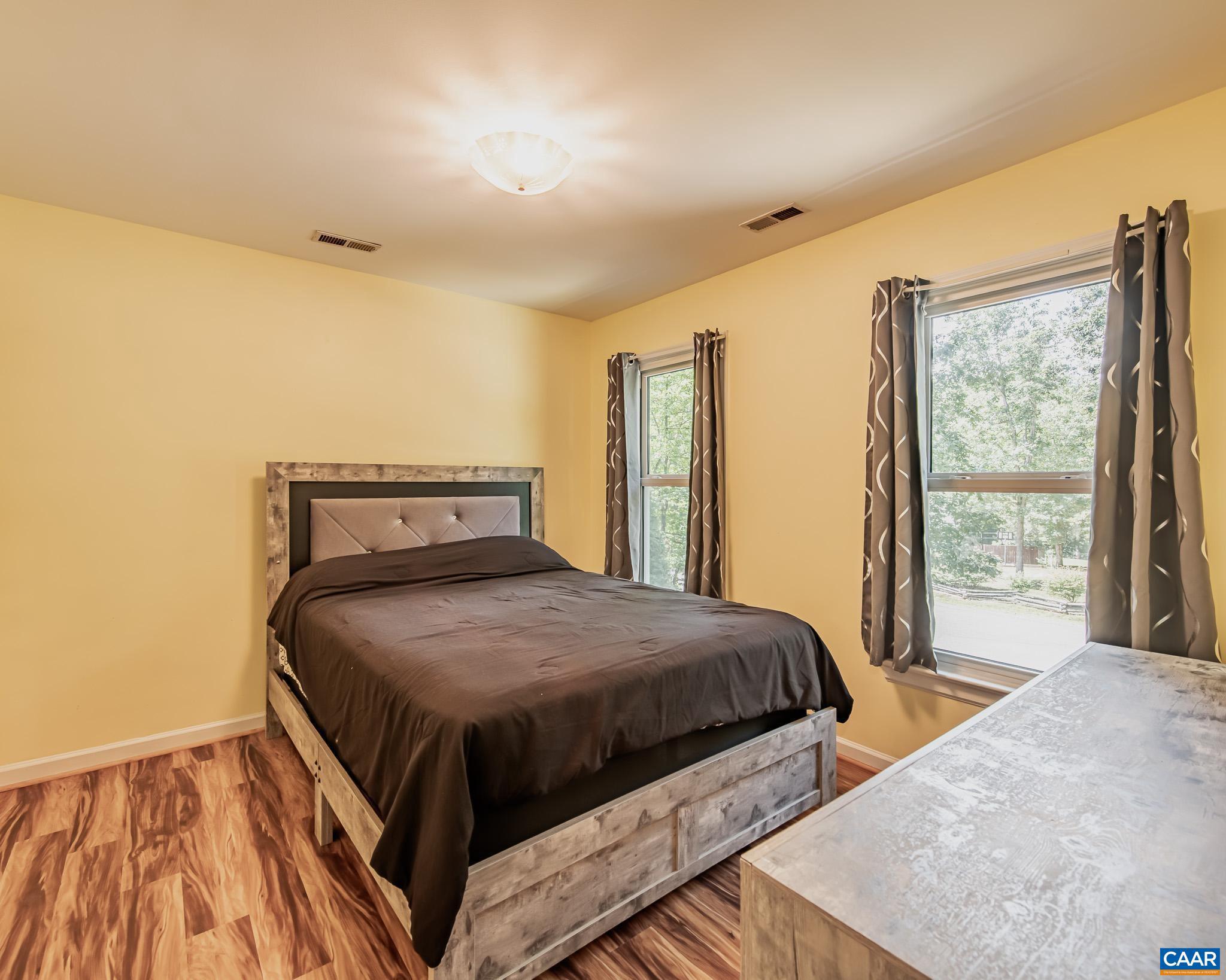 BLACK WALNUT RUN ESTATES - Residential