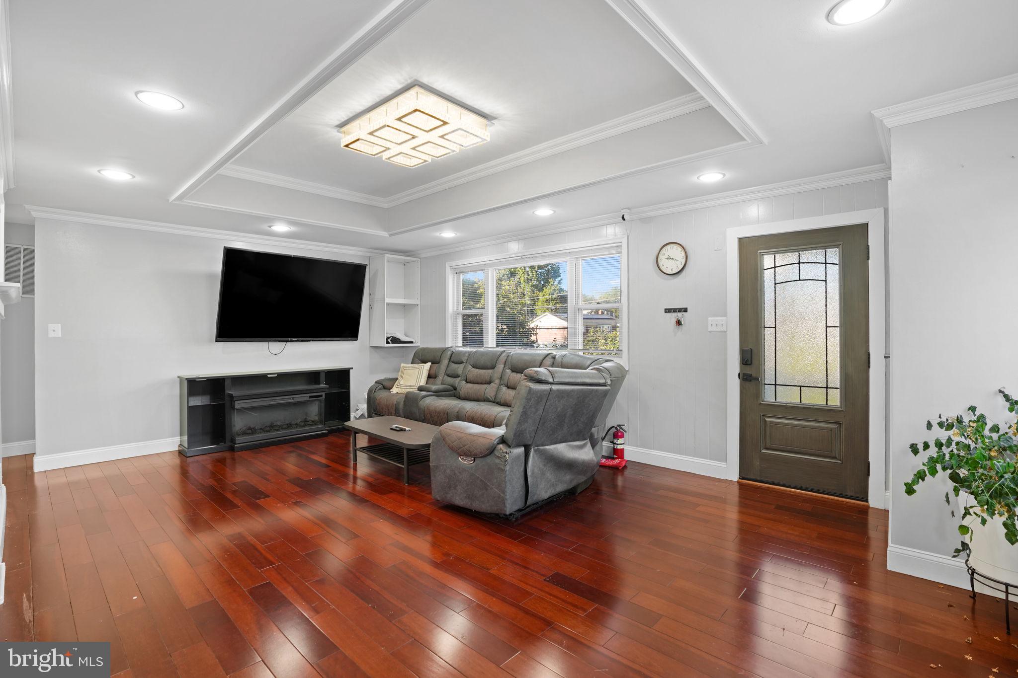 3217 NOTTAGE LANE