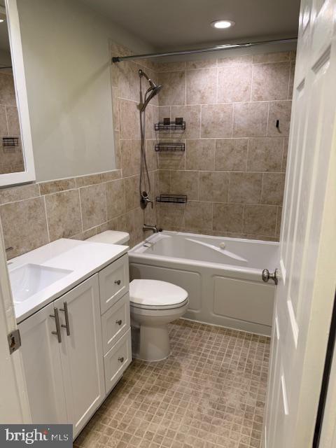 LANGLEY EAST - Residential Lease