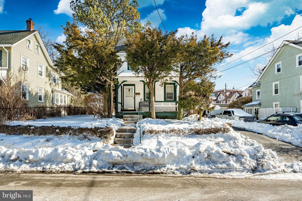 Photo of 33 S Merion Avenue, BRYN MAWR, PA 19010 (MLS # PAMC2167280)