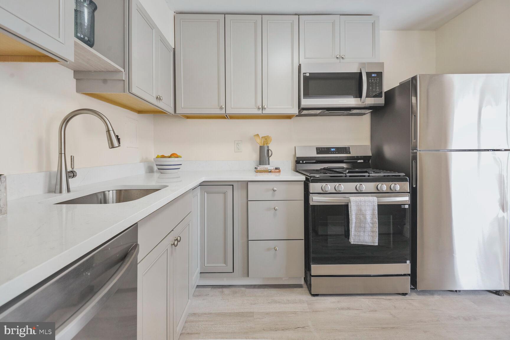 HUNTINGTON CLUB - Residential