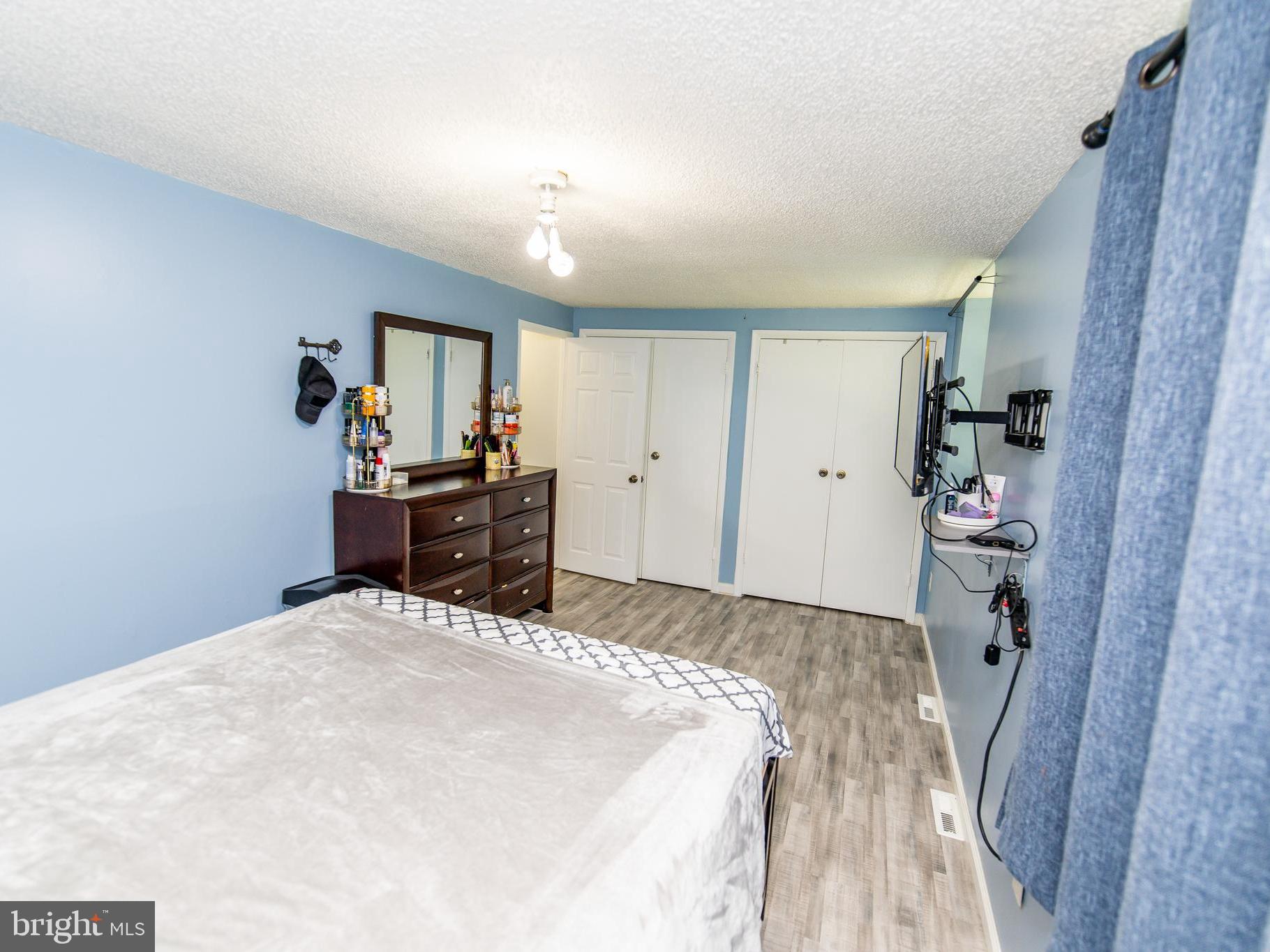 WINDMILL SQUARE - Residential