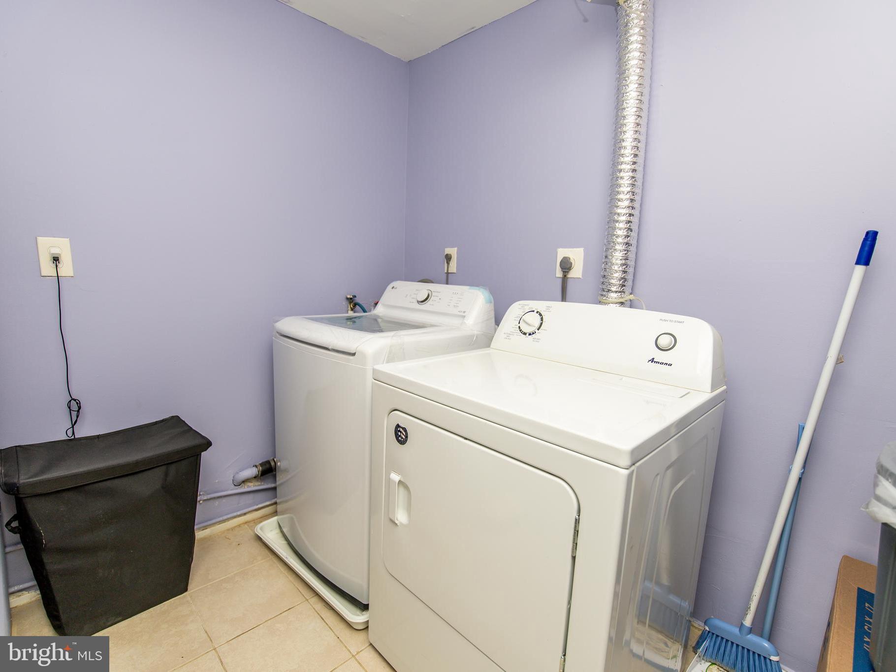 WINDMILL SQUARE - Residential