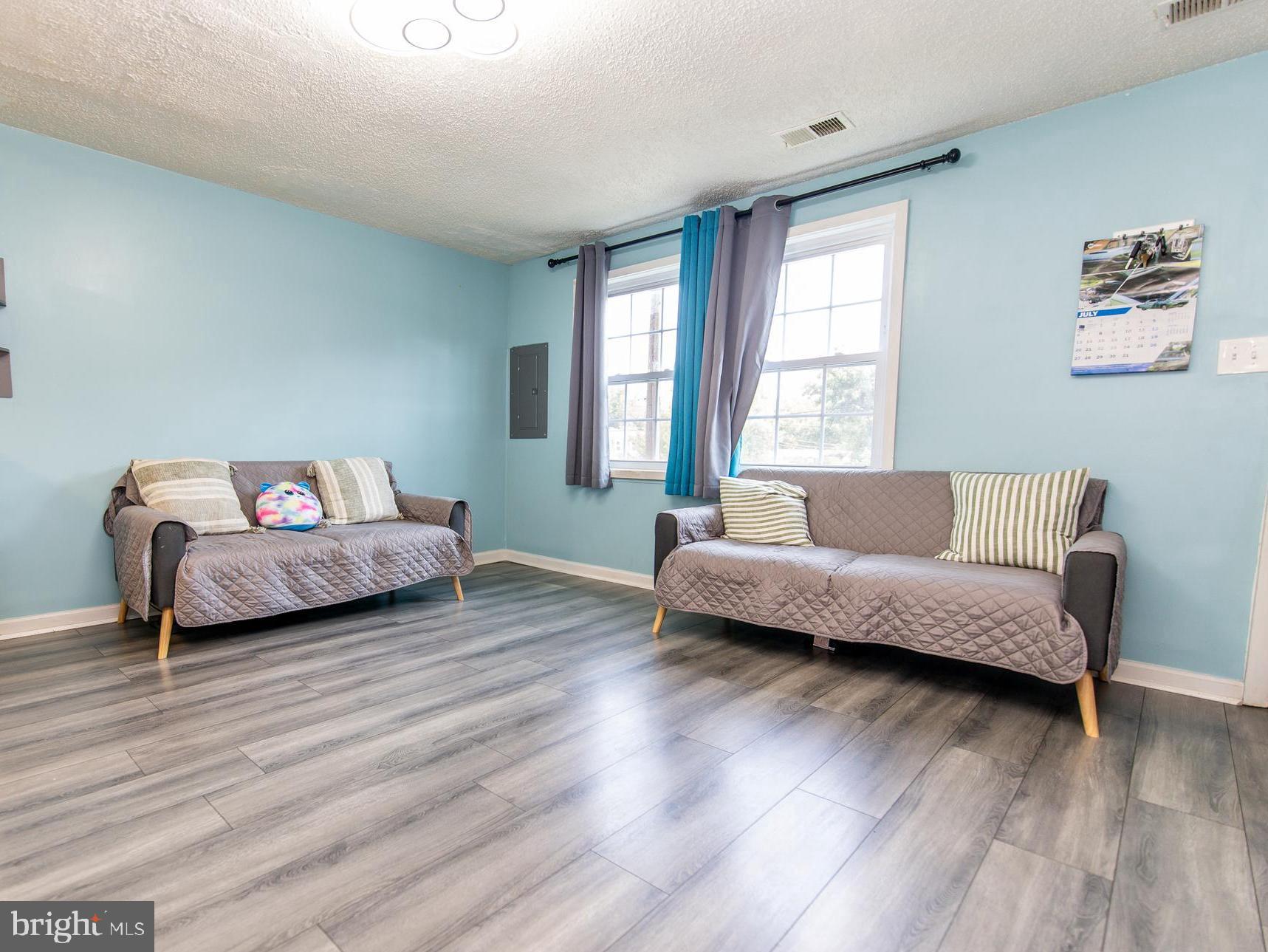 WINDMILL SQUARE - Residential