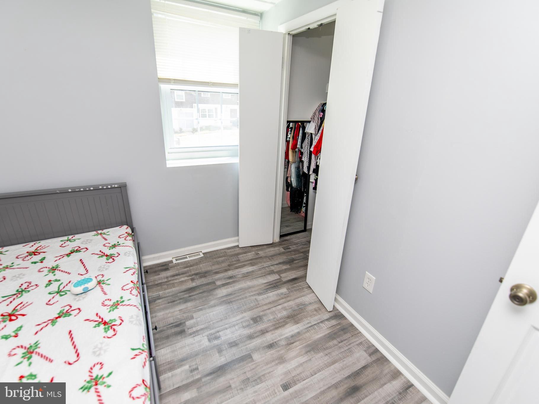 WINDMILL SQUARE - Residential