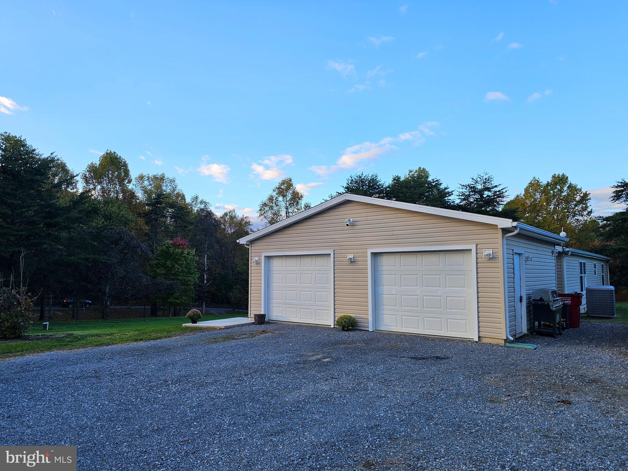 ROLLING SPRINGS FARMS WEST - Residential