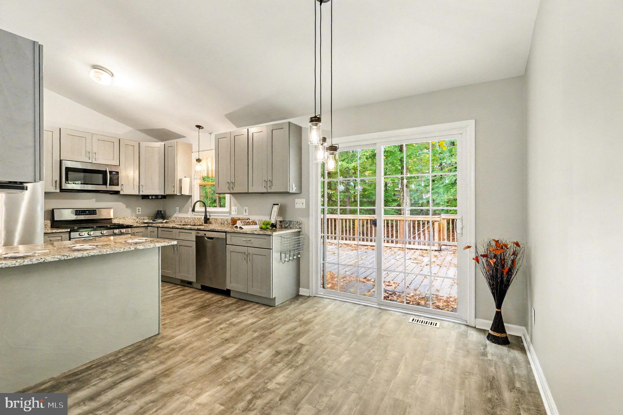 SURRY WOODS - Residential