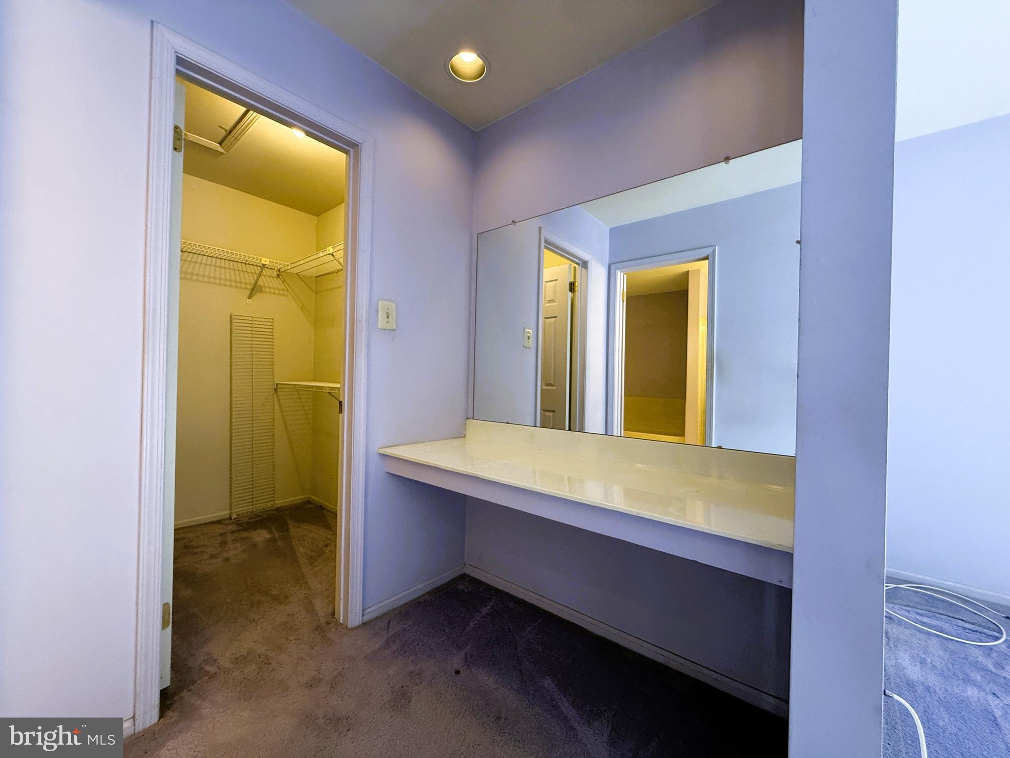 GWYN AYRE - Residential