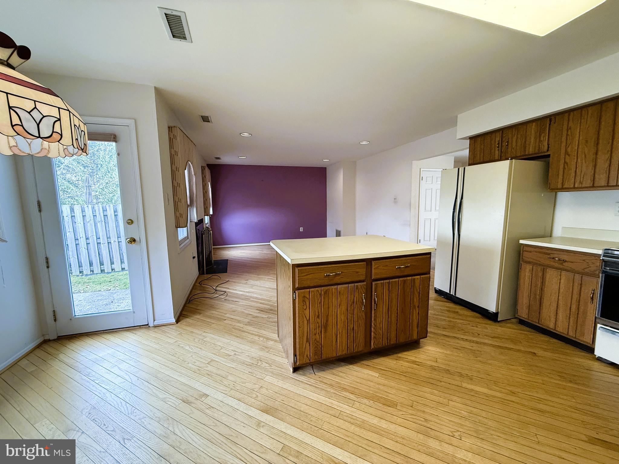 GWYN AYRE - Residential