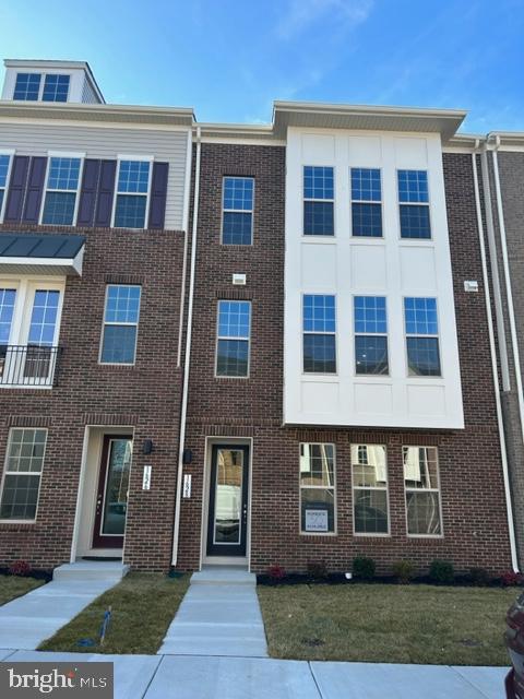 EAST QUARTER - Residential