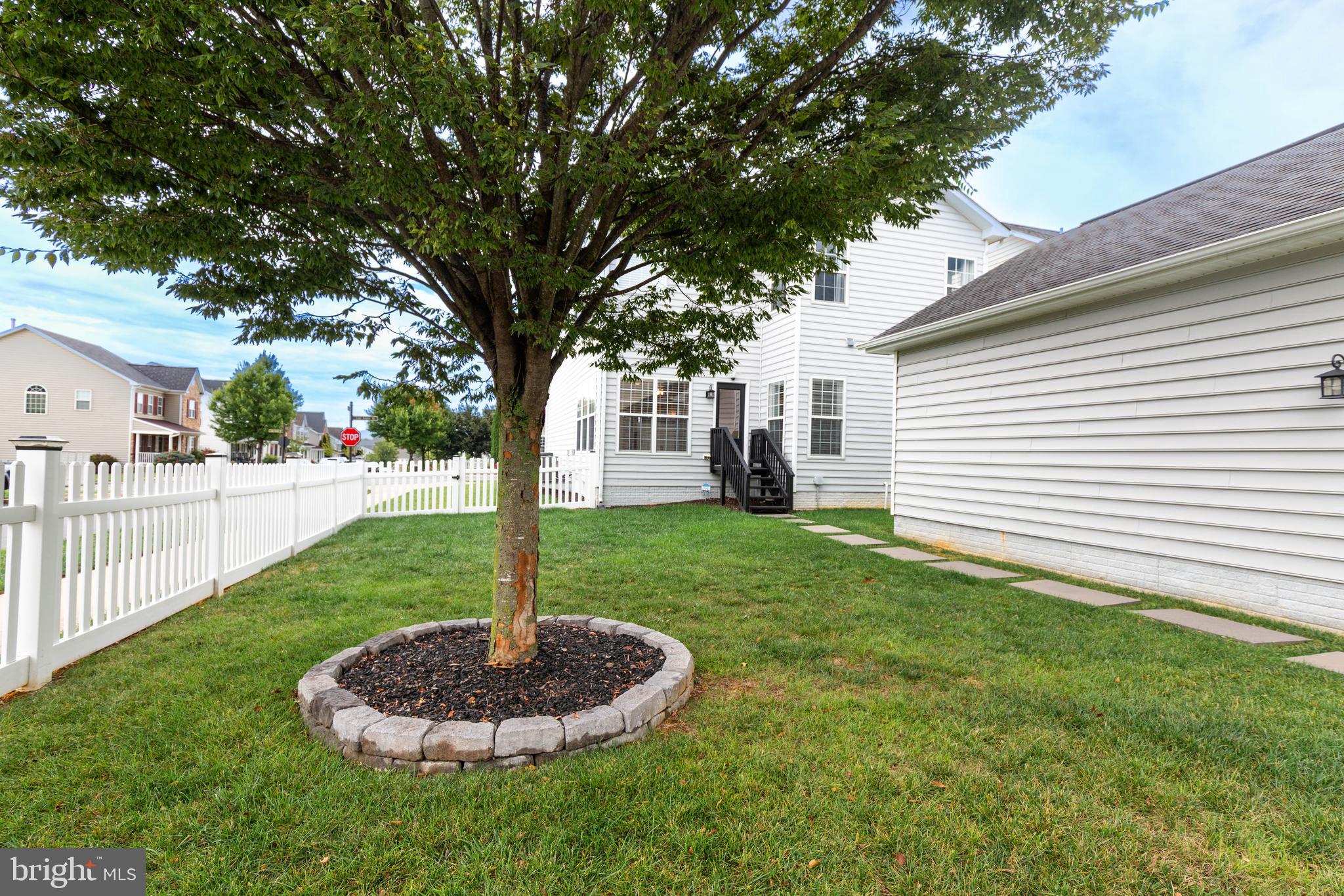 HUNTFIELD - Residential Lease