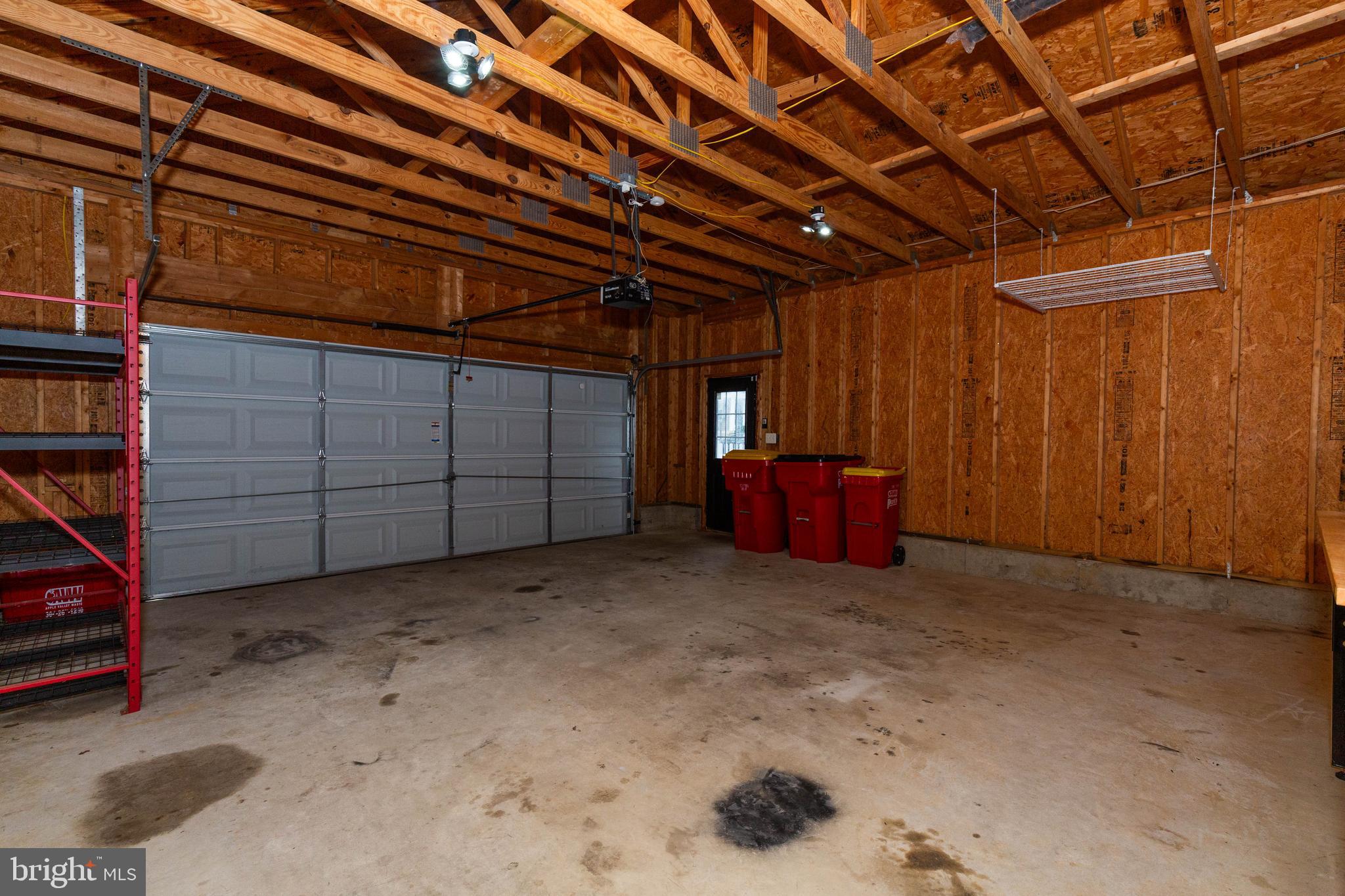 HUNTFIELD - Residential Lease