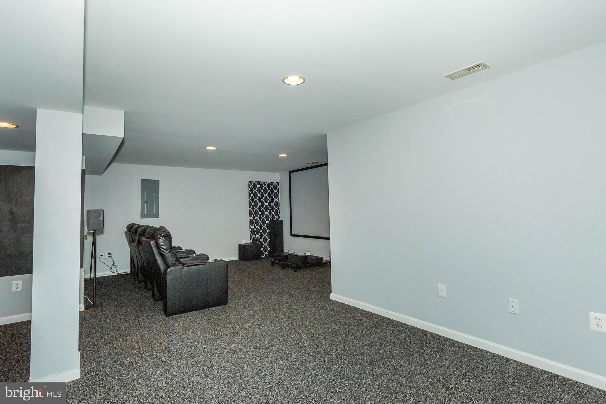 HUNTFIELD - Residential Lease