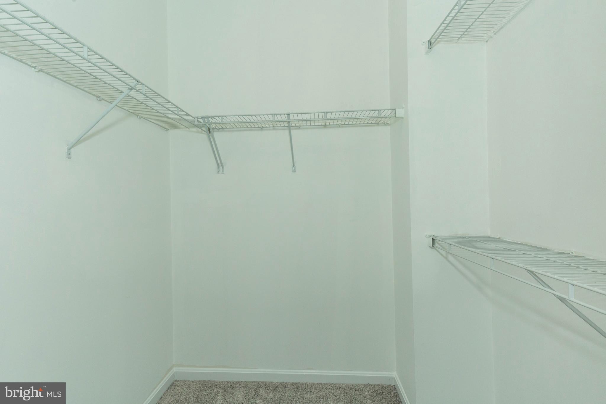 HUNTFIELD - Residential Lease