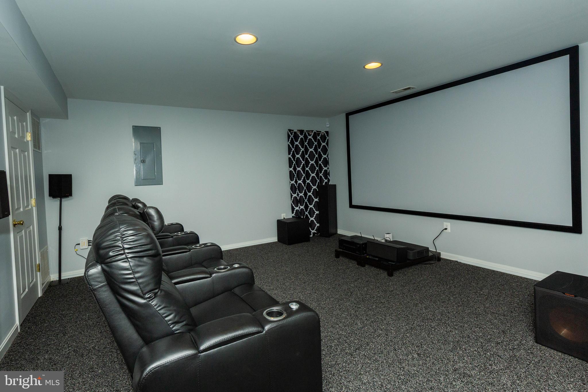 HUNTFIELD - Residential Lease