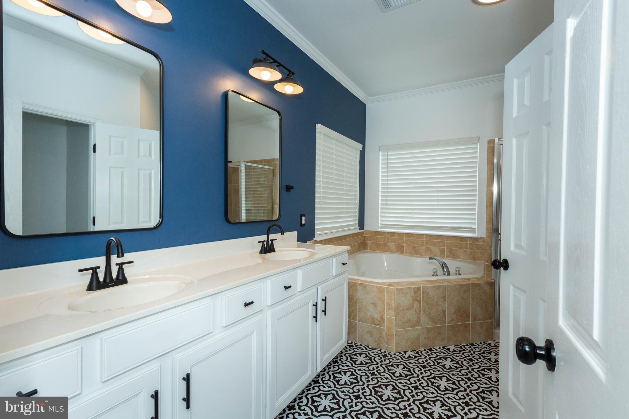 HUNTFIELD - Residential Lease