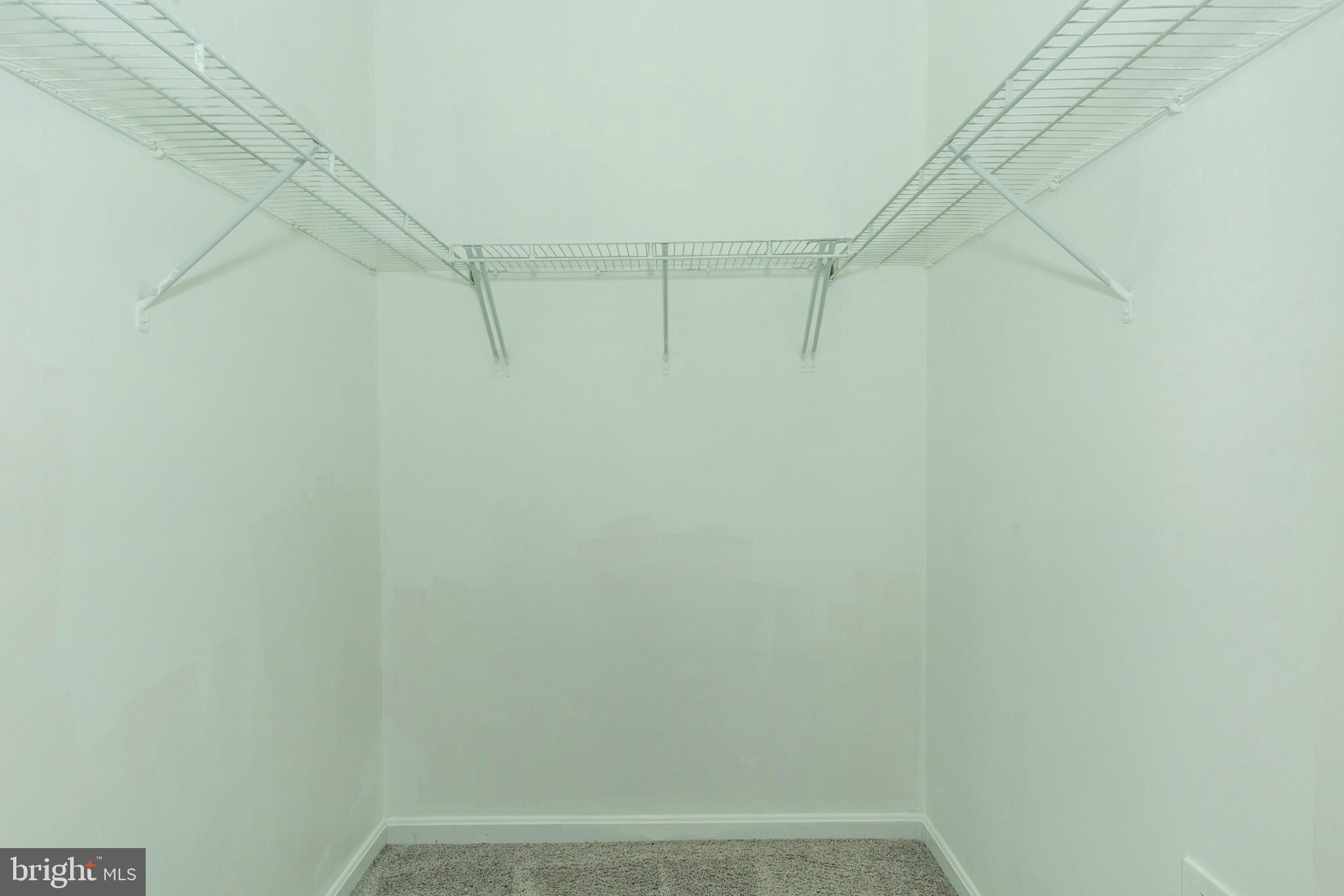 HUNTFIELD - Residential Lease