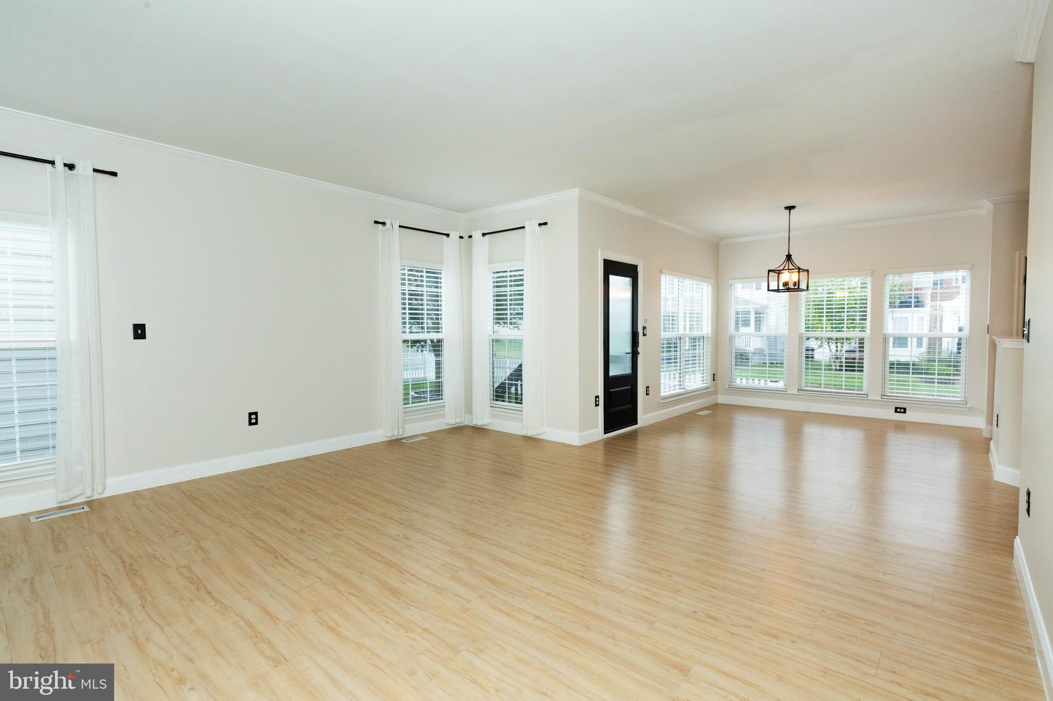 HUNTFIELD - Residential Lease