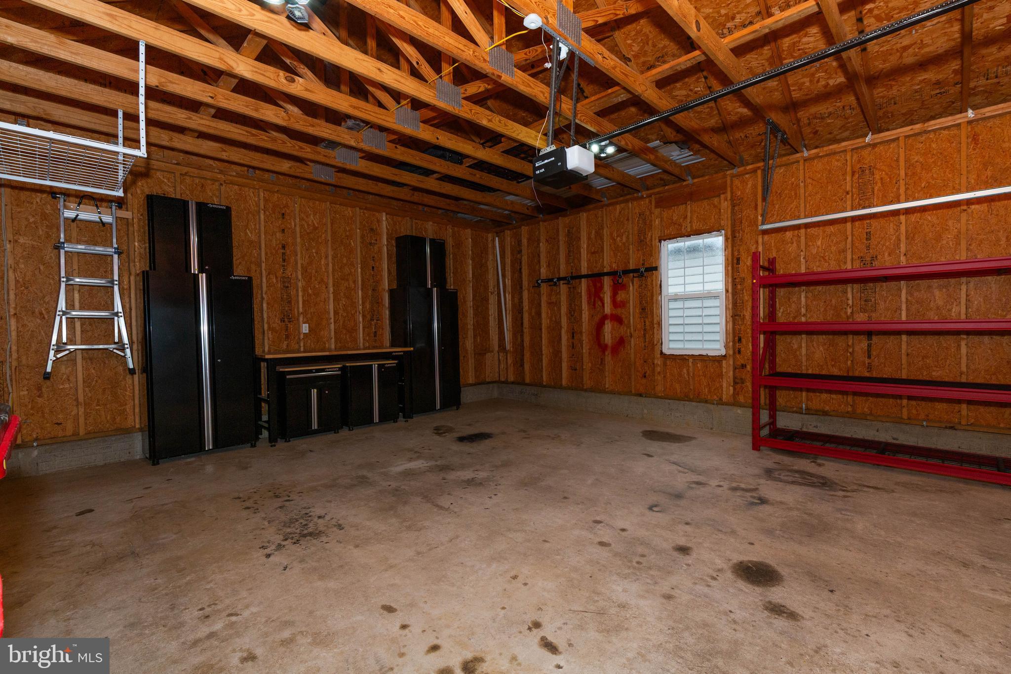 HUNTFIELD - Residential Lease